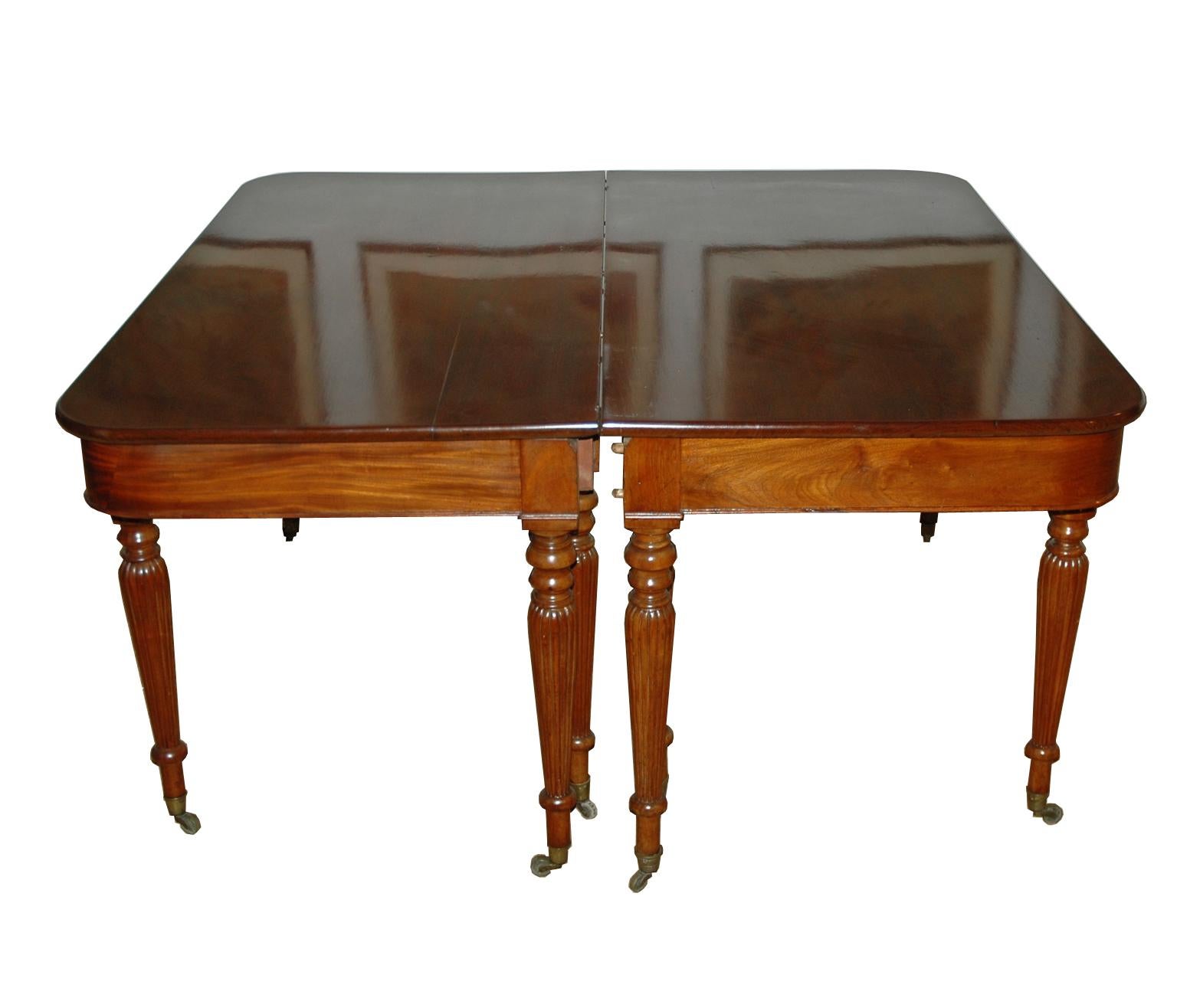 Long English Regency Banquet Dining Table in Mahogany w/ 4 Leaves, c. 1820 4