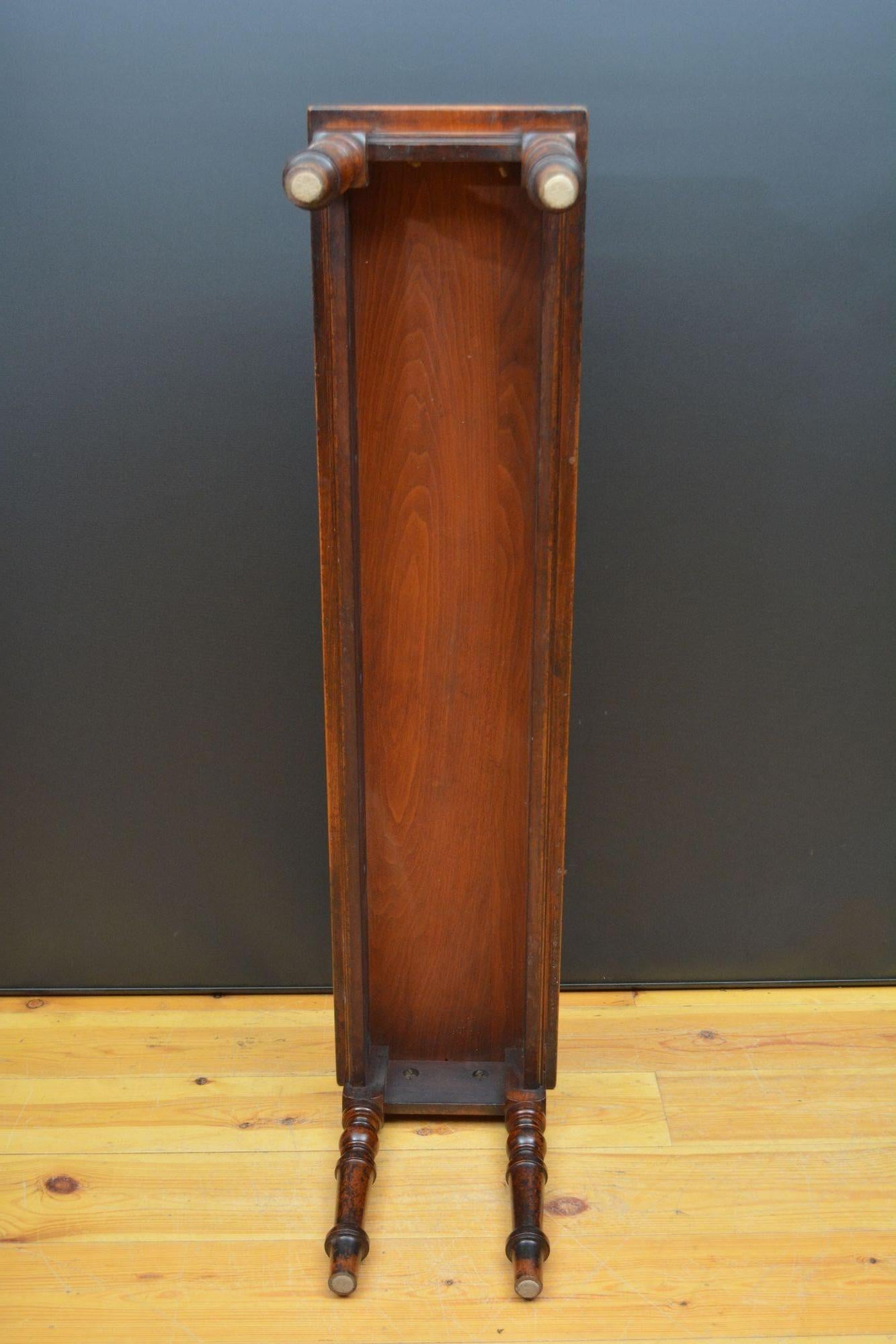 Longue banquette victorienne anglaise en noyer massif en vente 10