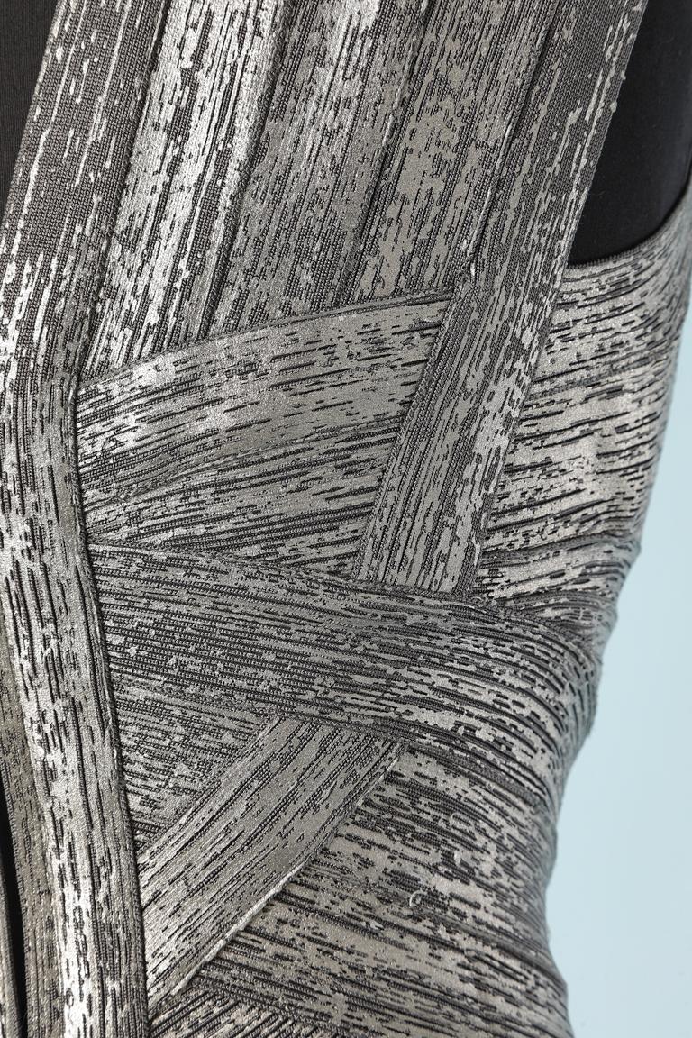 Langes Abendkleid aus beschichtetem, silbernem Stretch-Strickband Hervé Léger  im Zustand „Hervorragend“ im Angebot in Saint-Ouen-Sur-Seine, FR