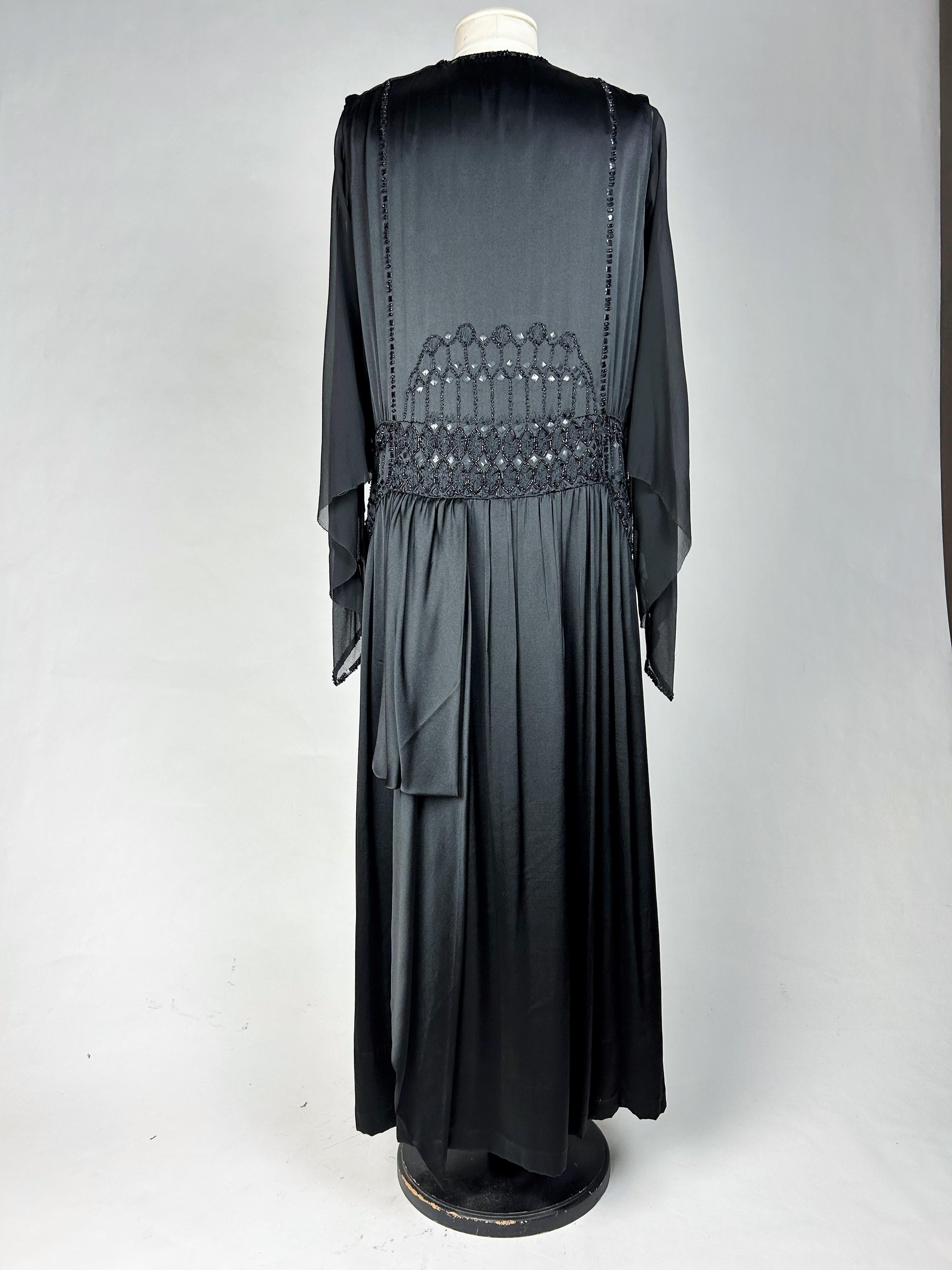 Long evening dress in embroidered satin and chiffon - Paris Circa 1920 For Sale 8