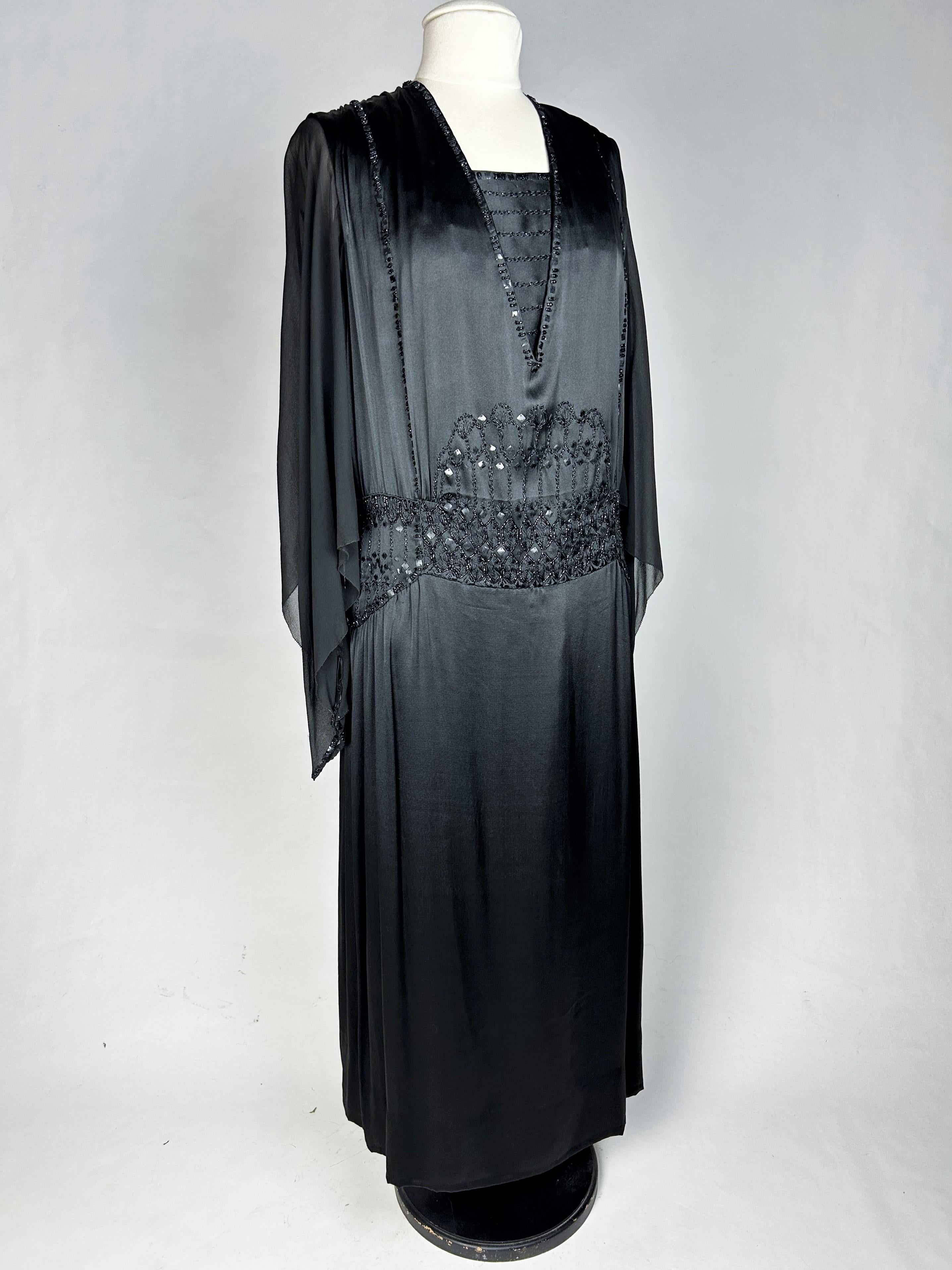 Long evening dress in embroidered satin and chiffon - Paris Circa 1920 For Sale 1