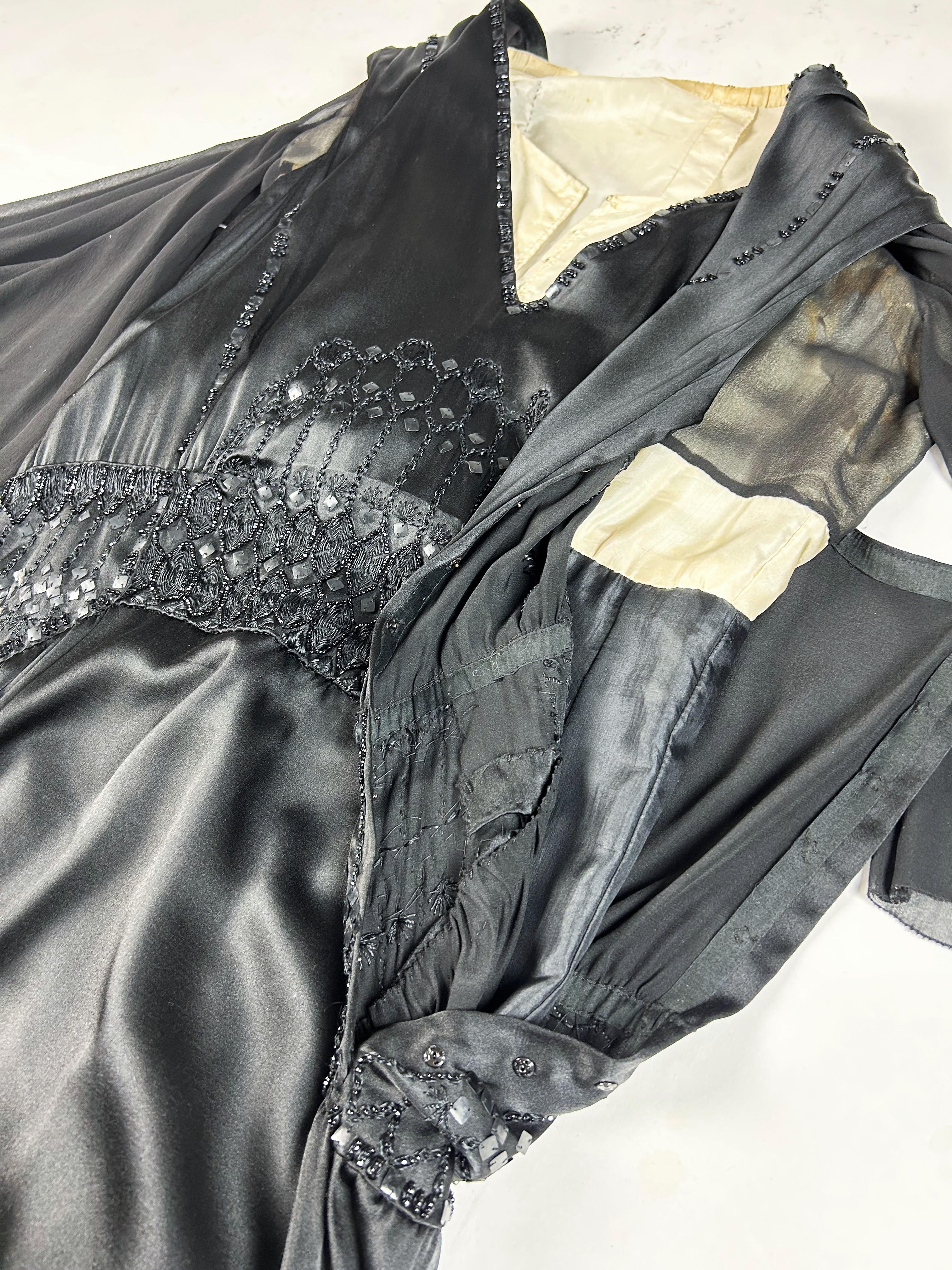 Longue robe du soir en satin et mousseline brodés - Paris Circa 1930 en vente 11