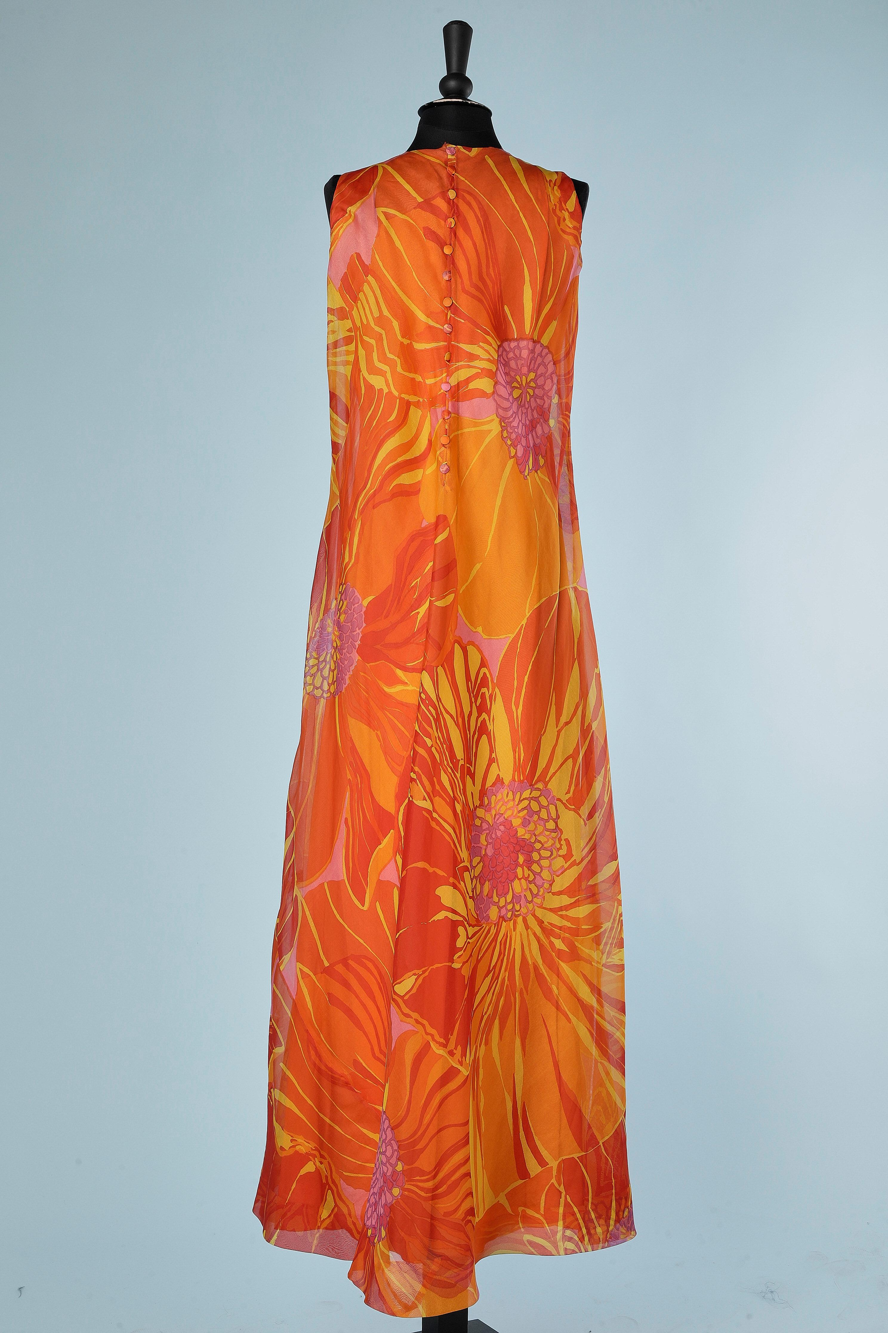 Women's Long evening dress in flowers printed chiffon Anne Valone Circa 1970's  For Sale