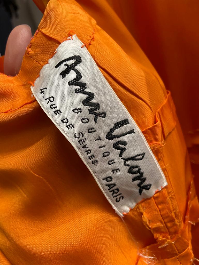 Langes Abendkleid aus bedrucktem Chiffon mit Blumenmuster Anne Valone, ca. 1970er Jahre im Angebot 2