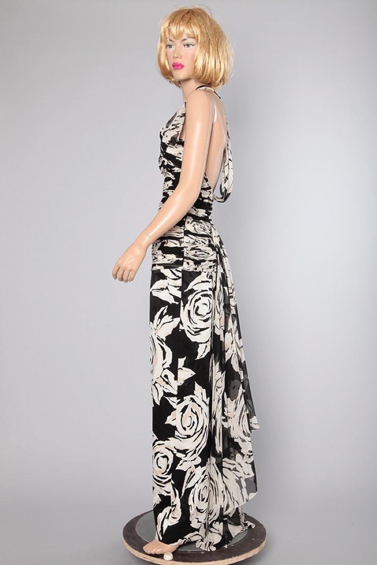 Women's Long evening dress in silk jacquard and silk chiffon Valentino Boutique  For Sale