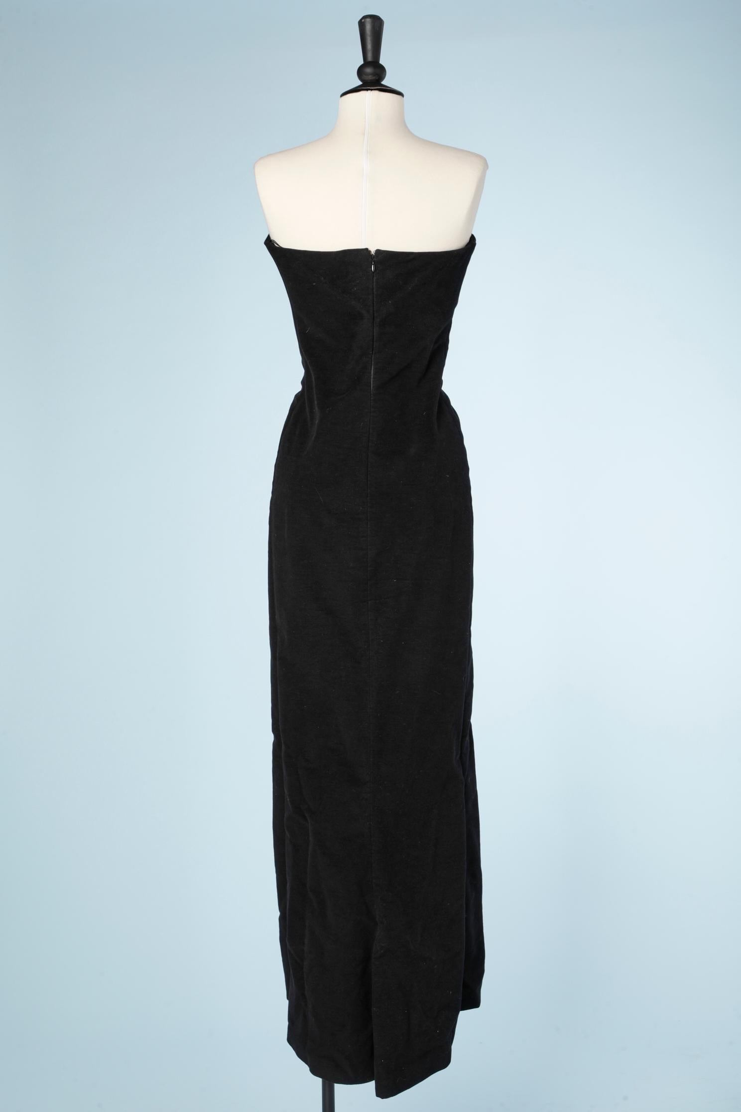 Long evening dress with embroidered on lace and velvet back Chanel In Excellent Condition For Sale In Saint-Ouen-Sur-Seine, FR