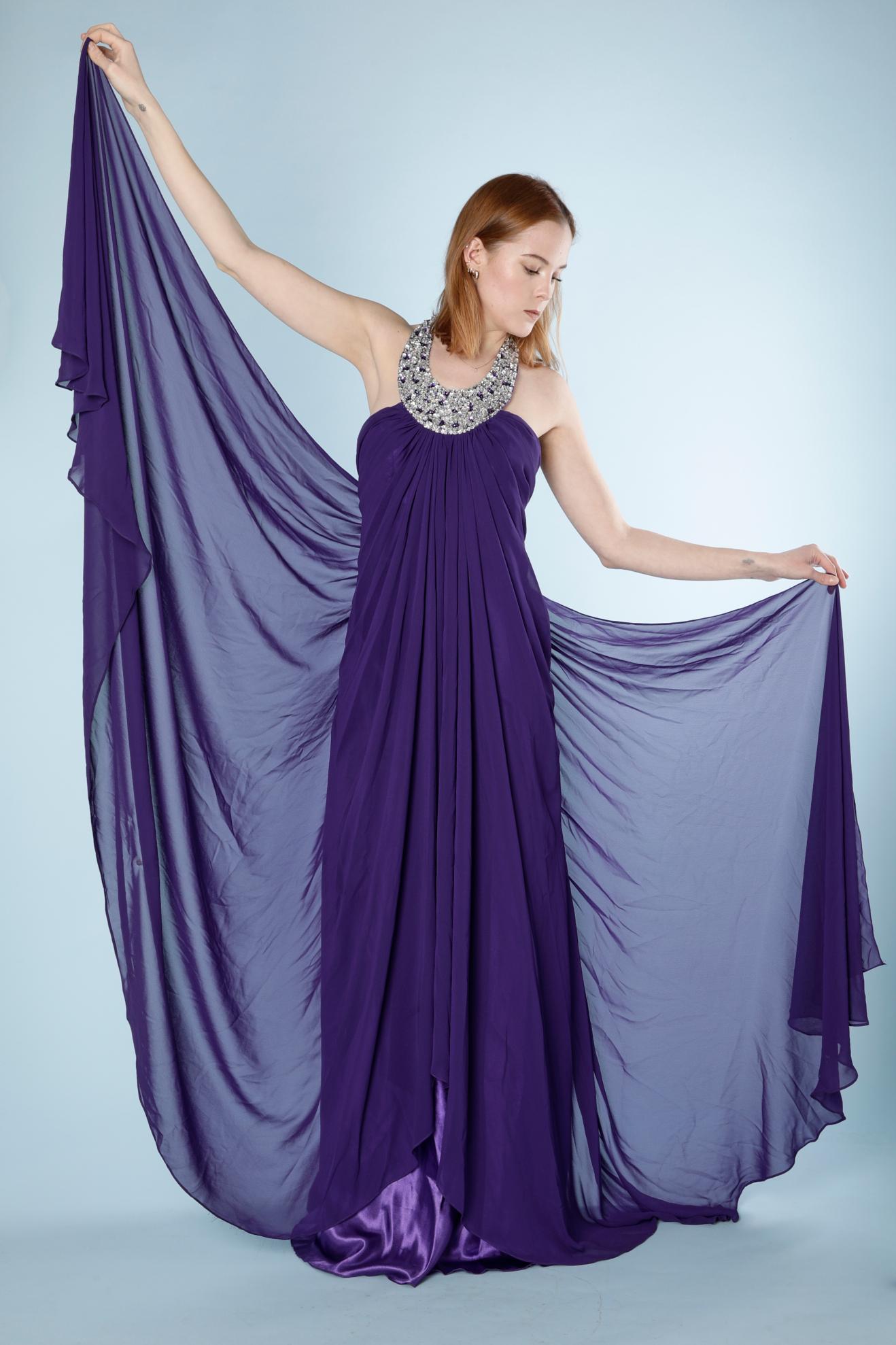 Long evening gown in purple chiffon and satin with a sequin neckless collar For Sale 1