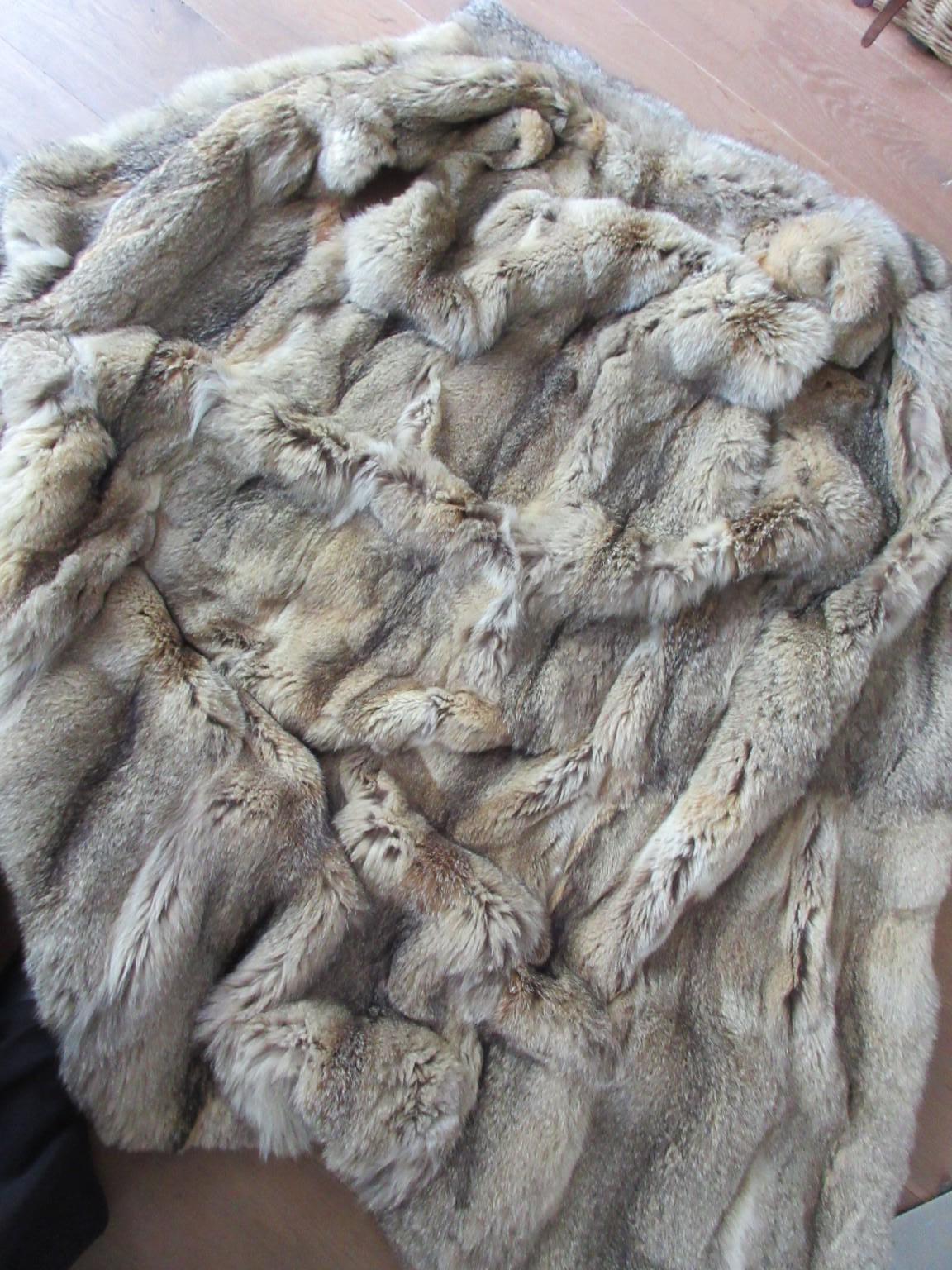 Gilet lungo in pelliccia di volpe senza maniche in vendita 3