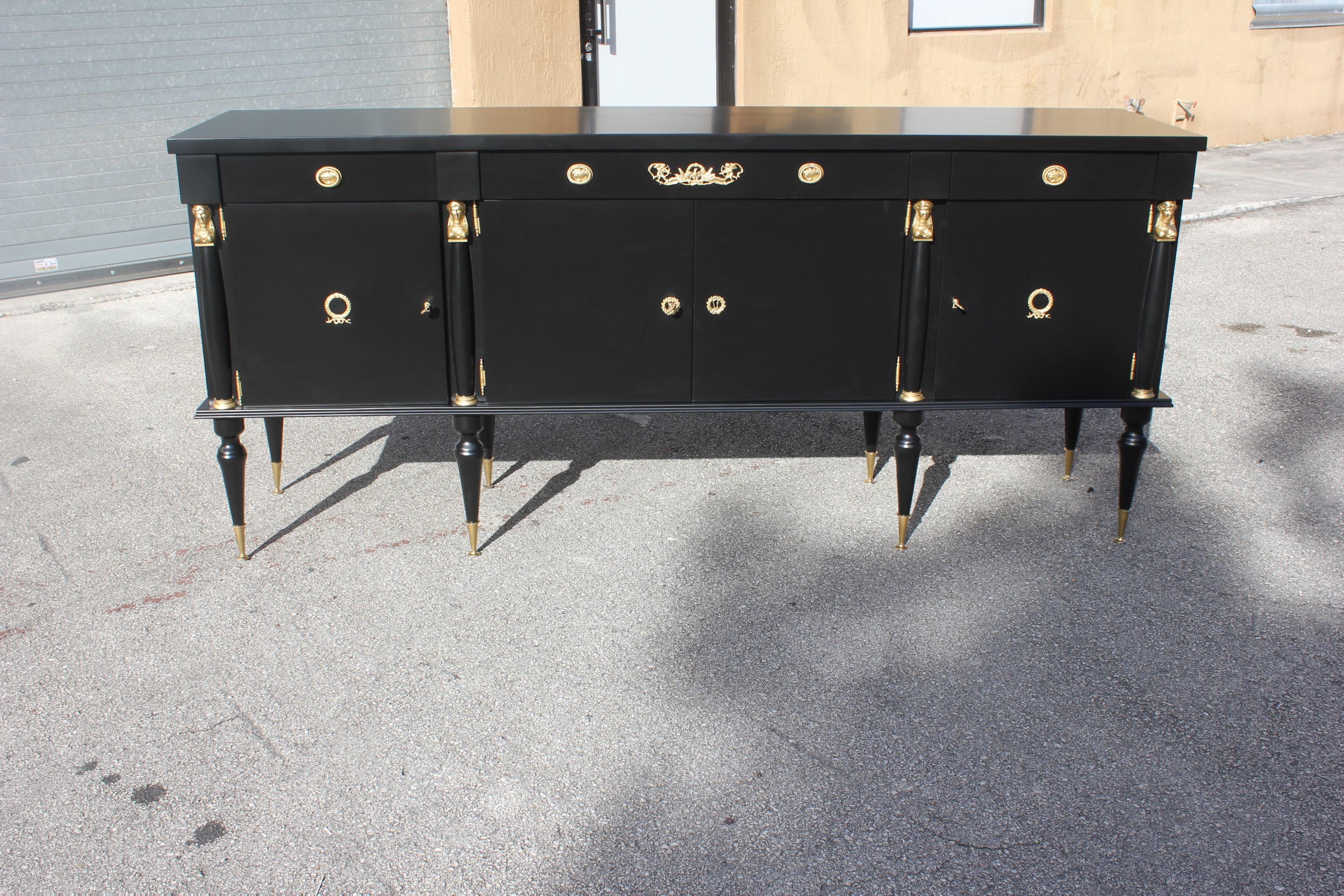 Long French Empire Style Antique Sideboard or Buffet, circa 1920s im Zustand „Hervorragend“ in Hialeah, FL