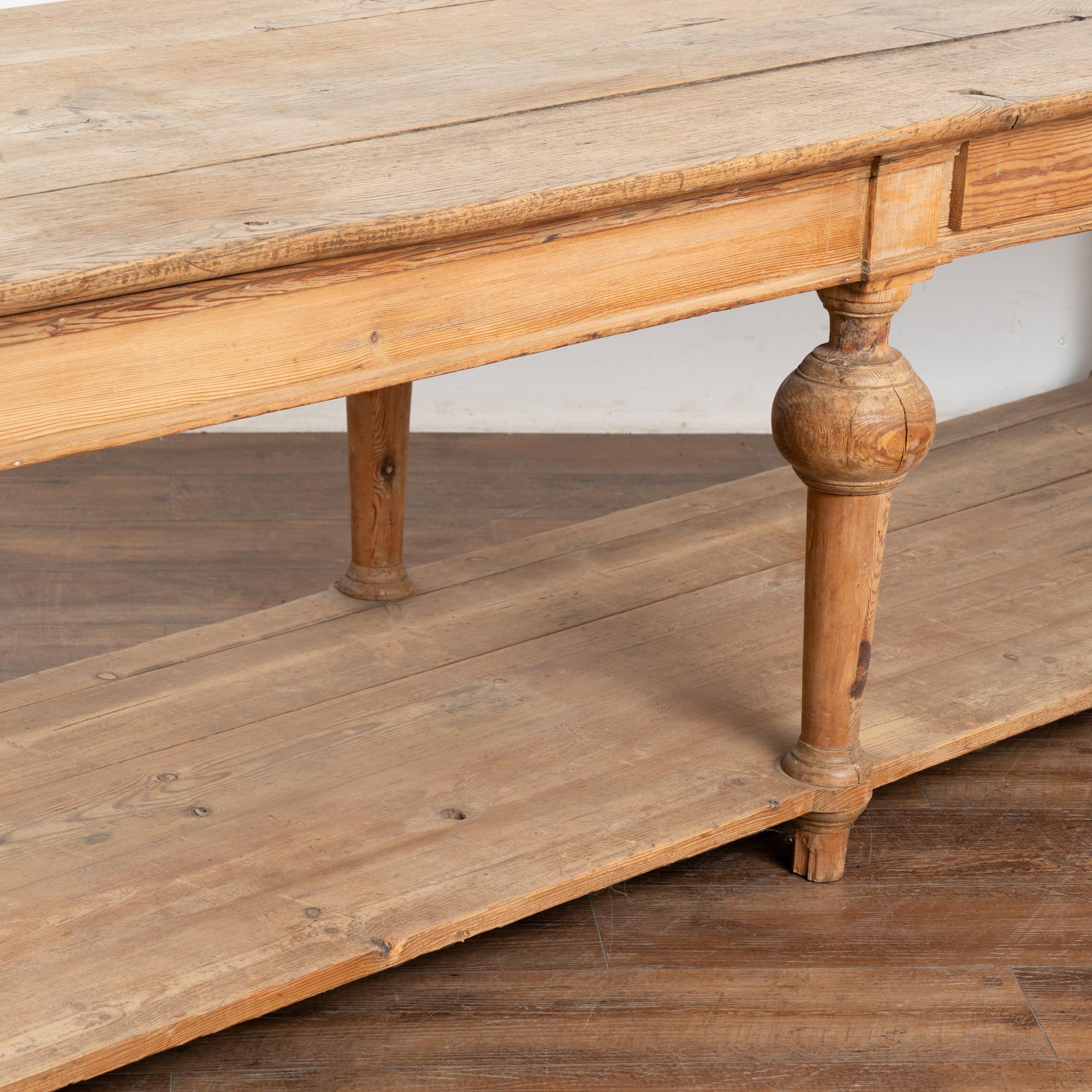 Long French Oak Drapers Table With Shelf, France circa 1820-40 In Good Condition In Round Top, TX