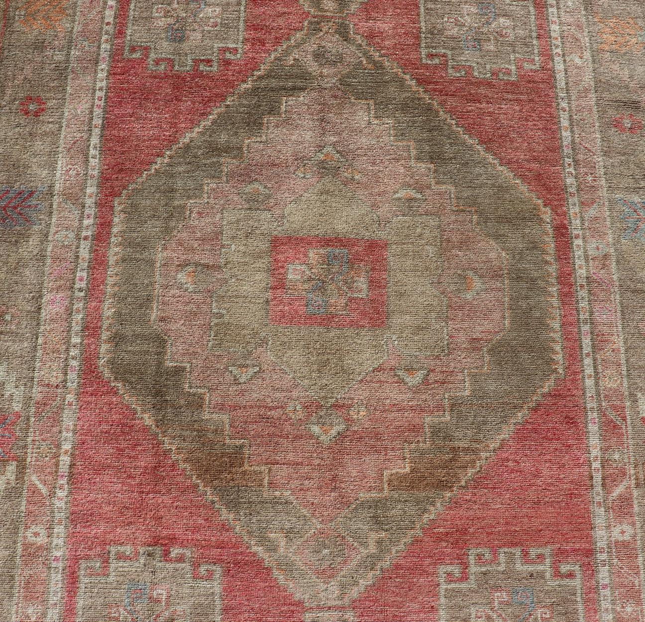 Long Gallery Turkish Vintage Runner with Medallion Design in Green, Pink  For Sale 4