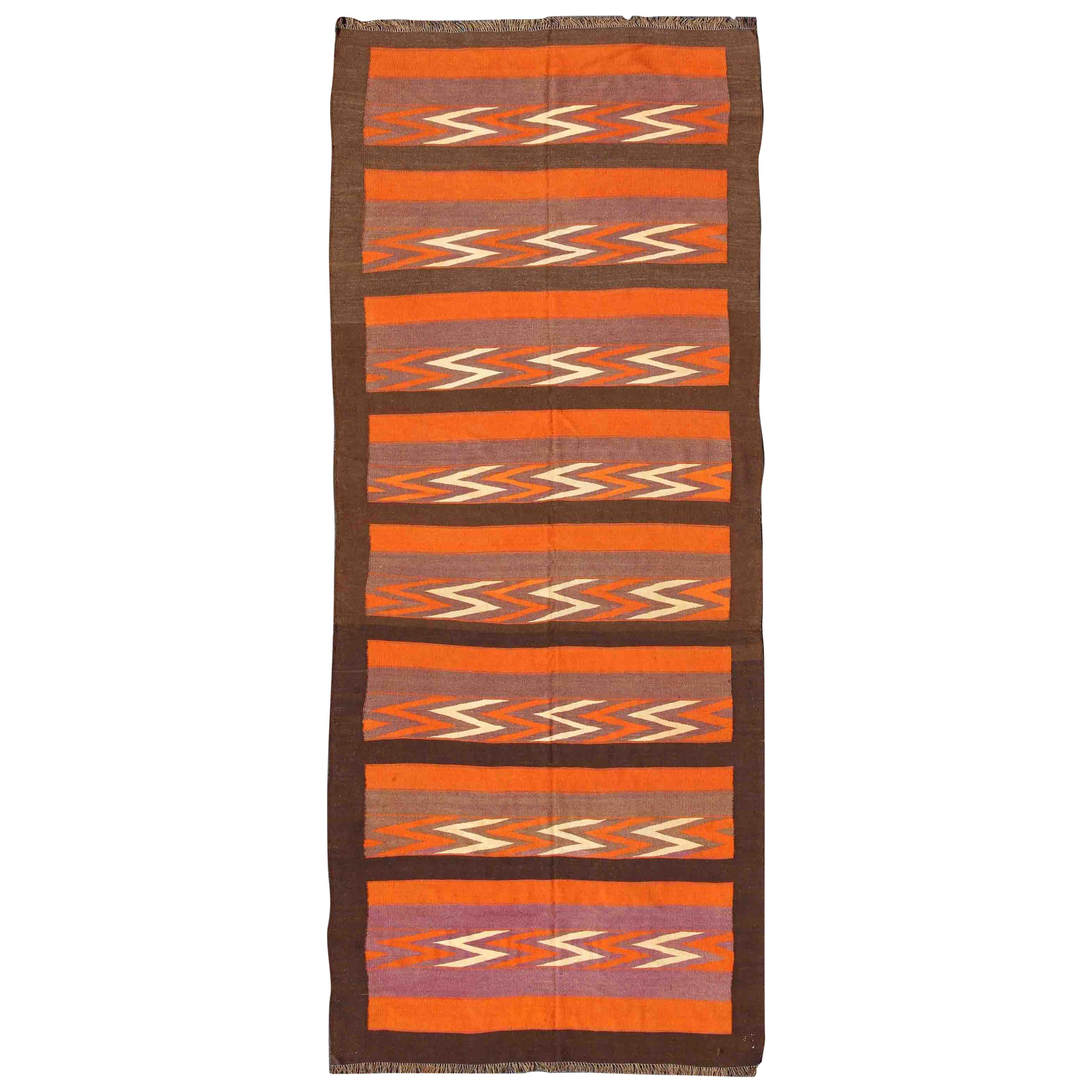 Long Gallery Vintage Persischer Kelim-Läufer in Orange, Braun, Grau und Violett
