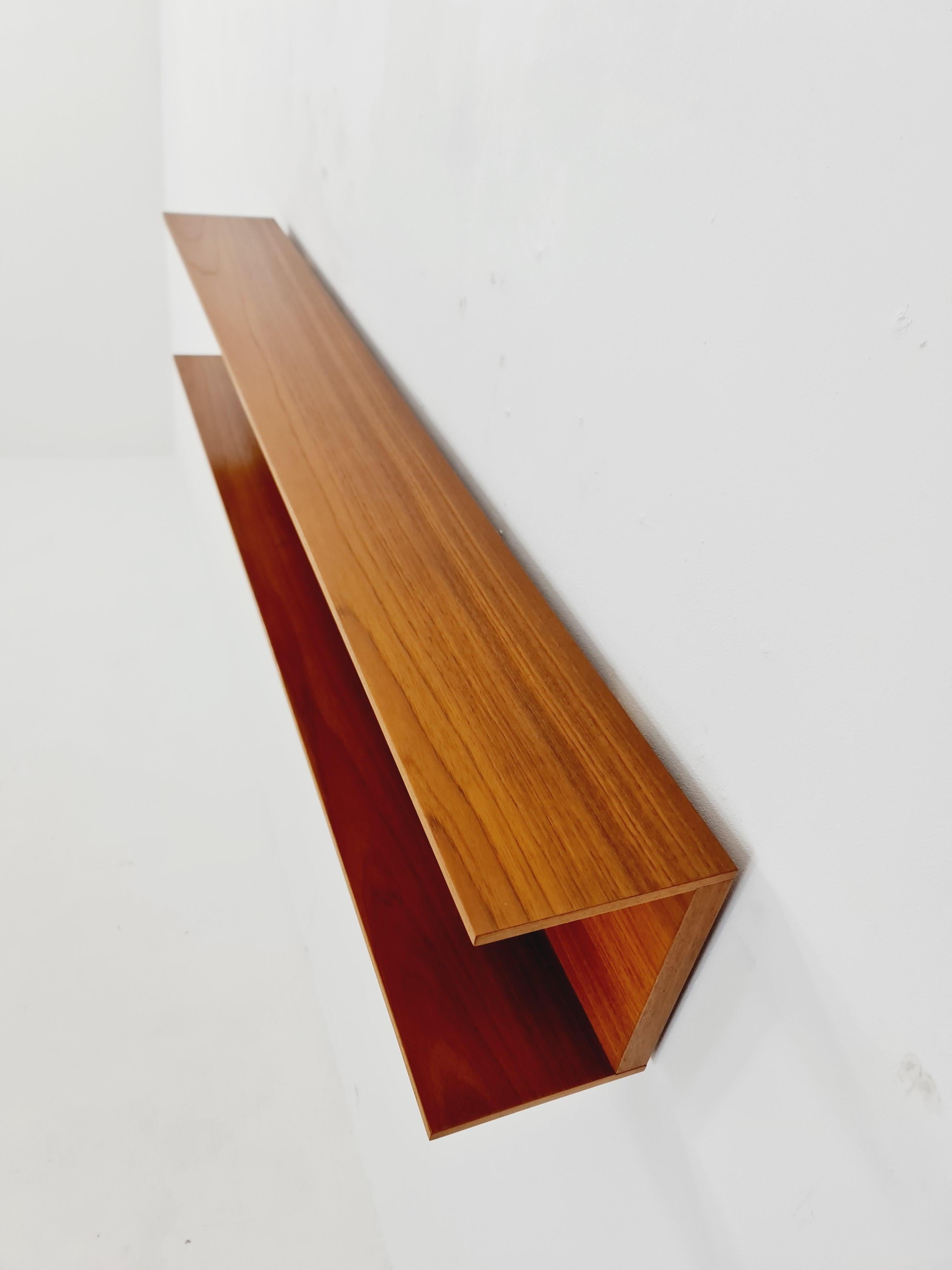 Long  German Wilheilm Renz for Walter Renz  hanging shelf, 1960s For Sale 4