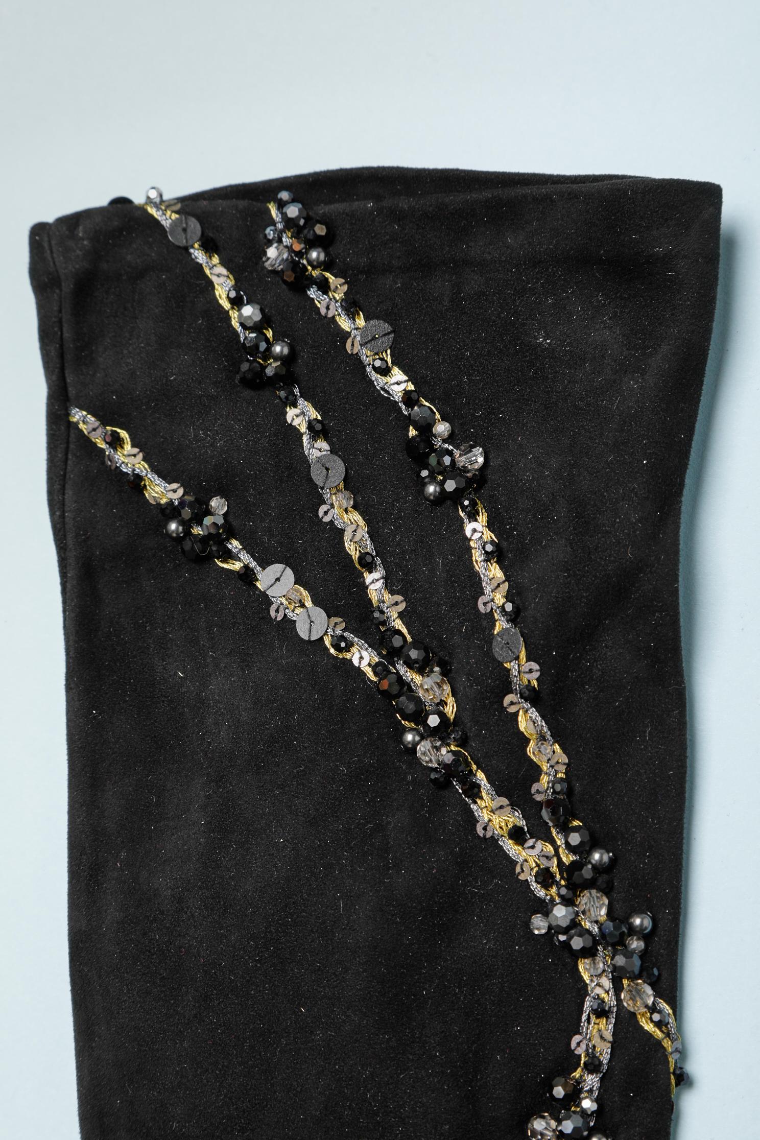 Long glove in black suede with thread, sequin, rhinestone and beads embroideries 