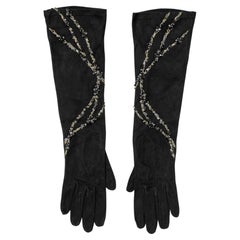 Guante largo de ante negro con bordados  Swarovski