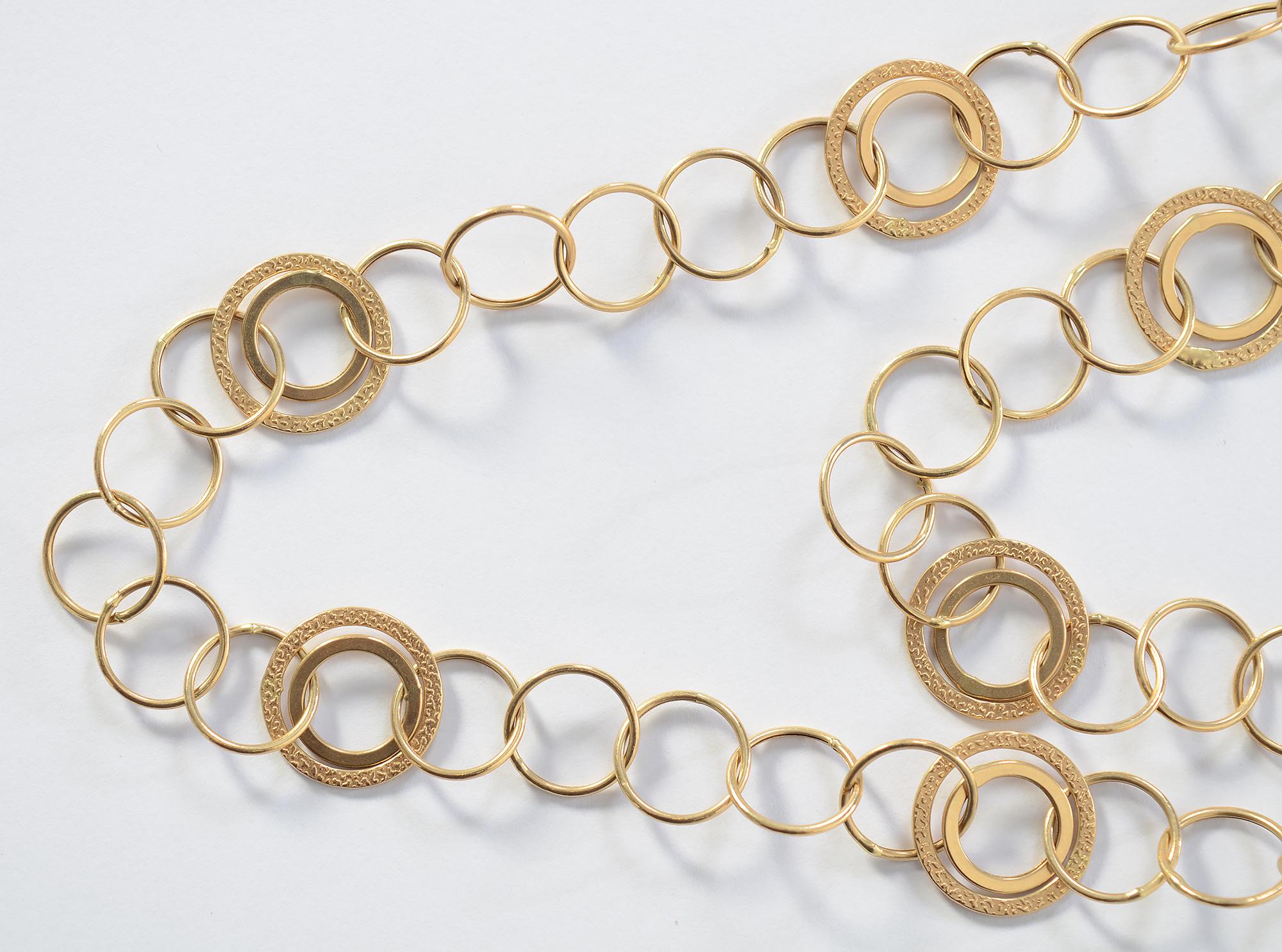 Long Gold Circles Necklace In Excellent Condition For Sale In Darnestown, MD