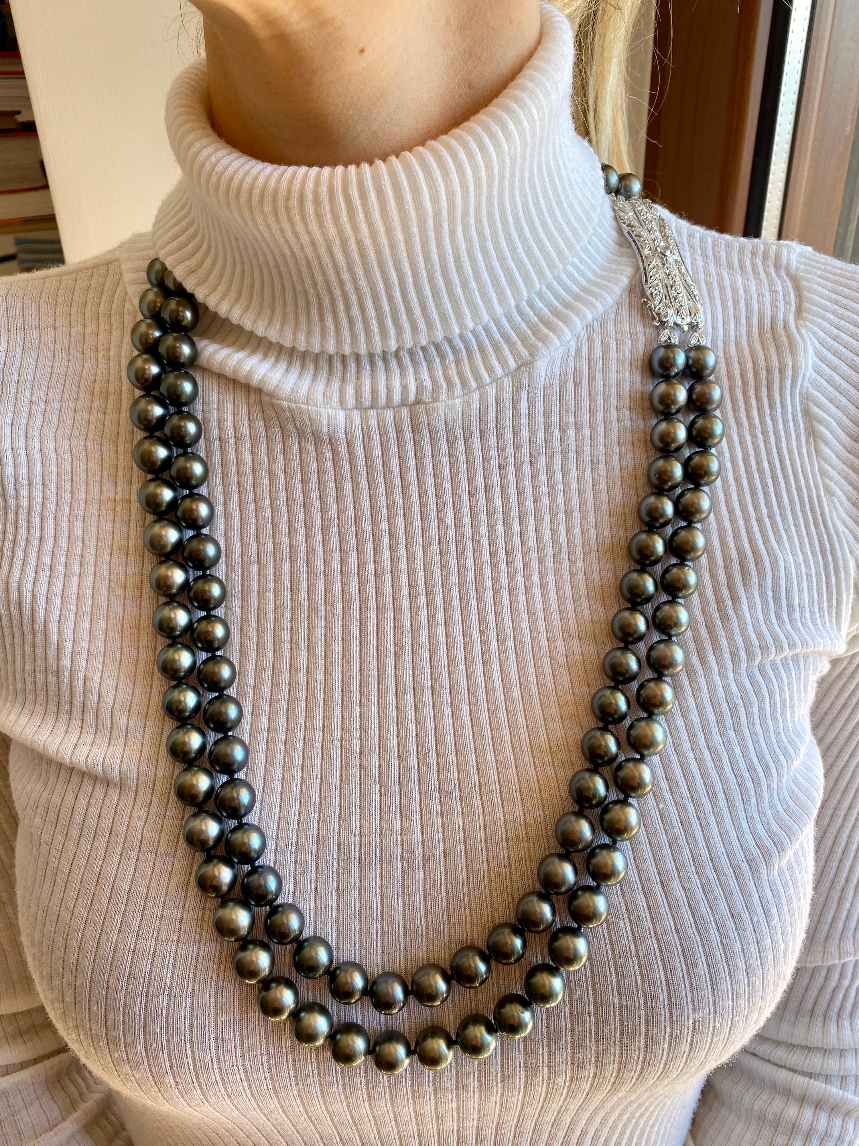 Long Grey Black Tahitian Pearl Necklace Art Deco Style Diamond Gold Clasp In Excellent Condition In Napoli, Italy