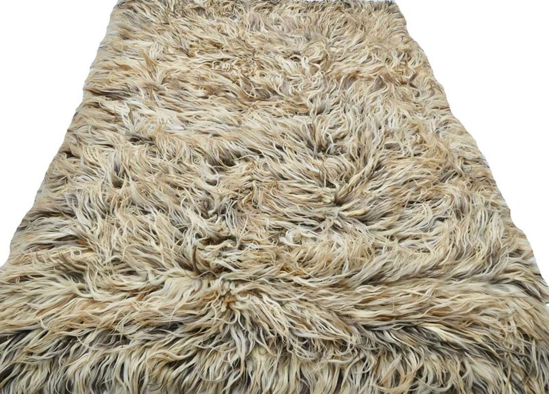 Laine Tapis russe à poils longs 7'2 x 9'9 en vente