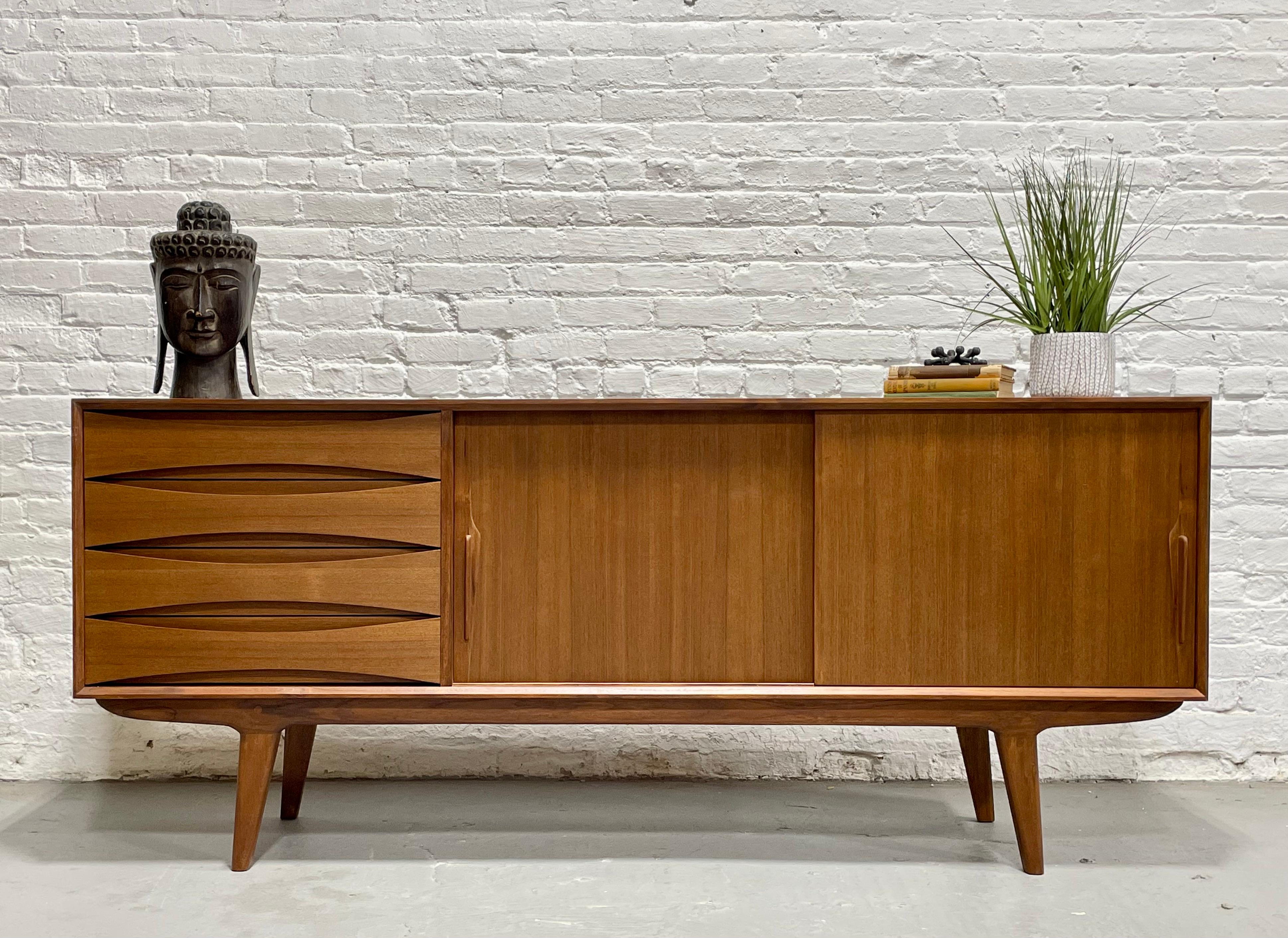 LONG + Handsome Mid Century Modern styled Teak CREDENZA / Sideboard In New Condition For Sale In Weehawken, NJ
