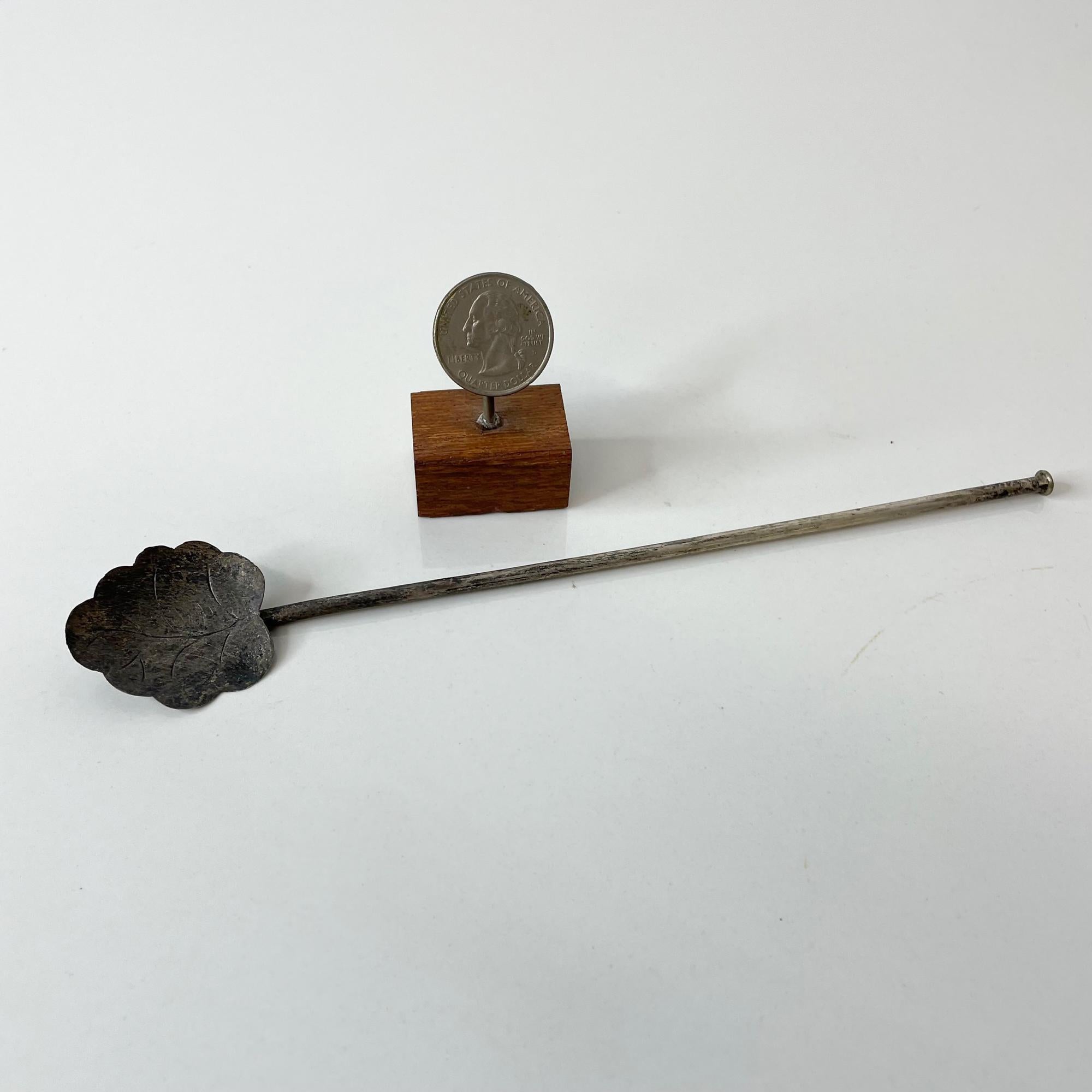 Mid-Century moderno Cucchiaio da cocktail lungo per ghiaccio con scultura a forma di foglia in argento 925 Messico 1950 in vendita