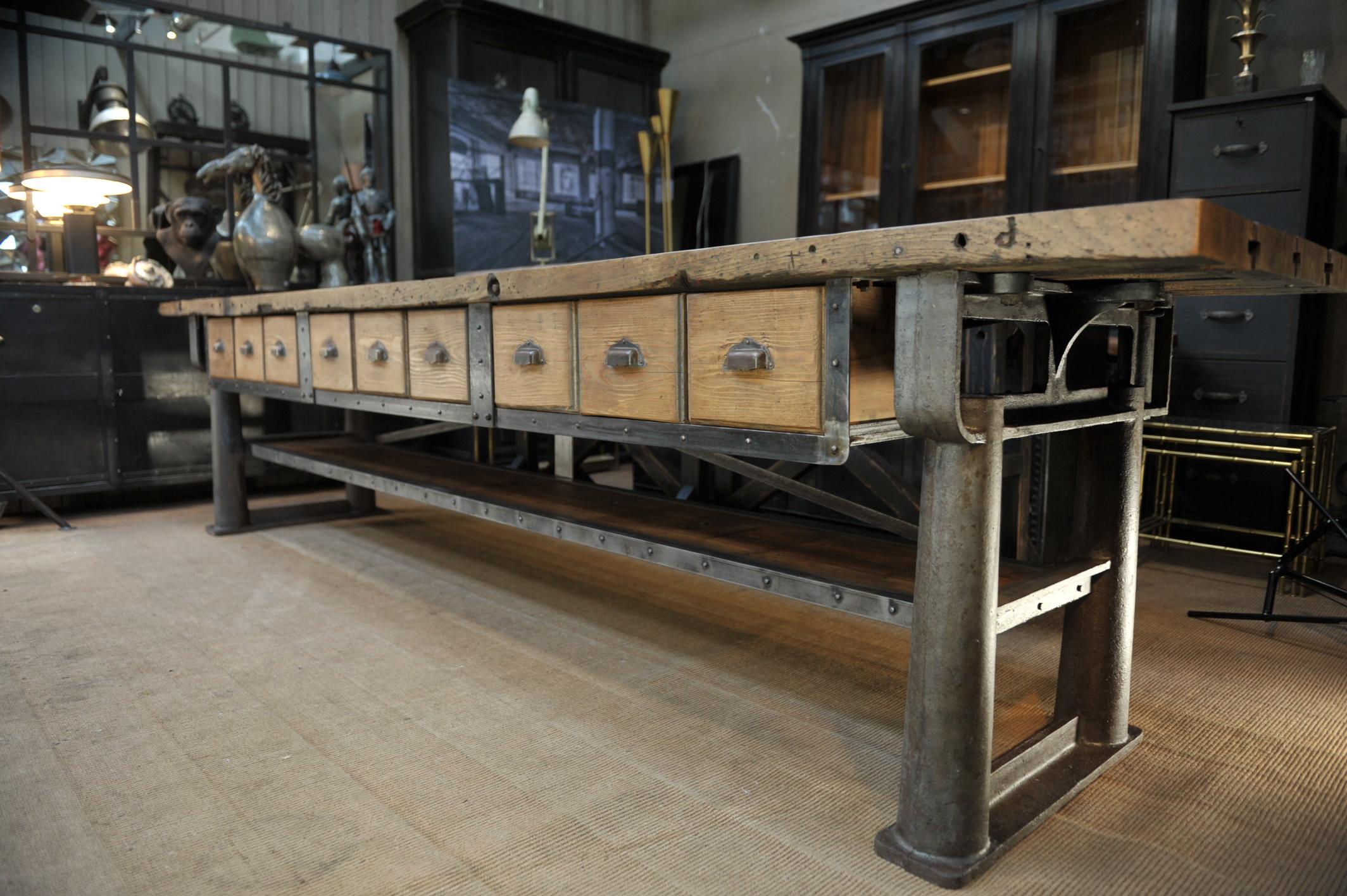 Early 20th Century Long Industrial Work Console Table in Cast Iron with 9 Drawers Franc, circa 1900 For Sale