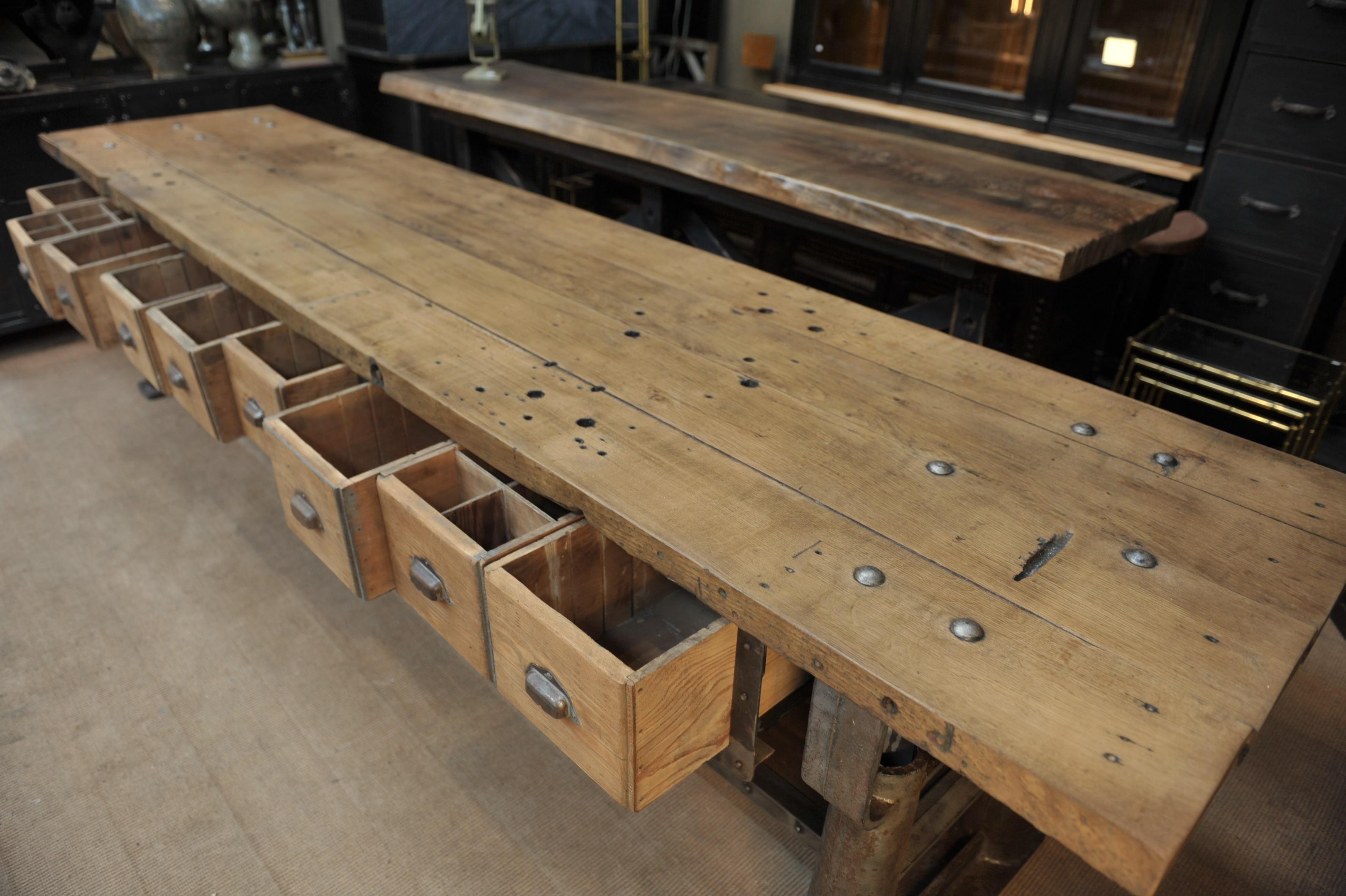Long Industrial Work Console Table in Cast Iron with 9 Drawers Franc, circa 1900 For Sale 1