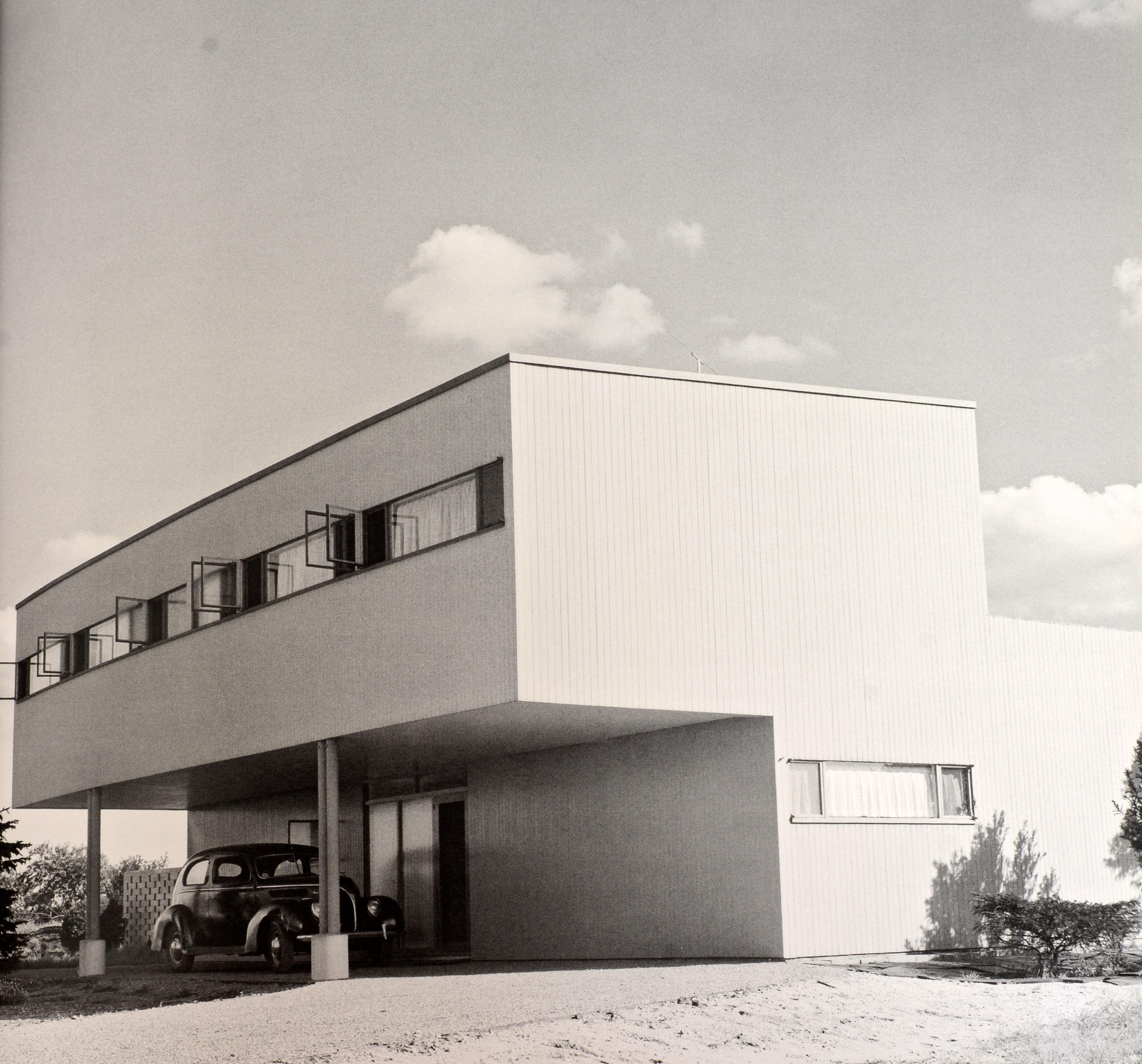 Long Island Moderns Art and Architecture on the North Shore and Beyond, 1st Ed In Excellent Condition In valatie, NY