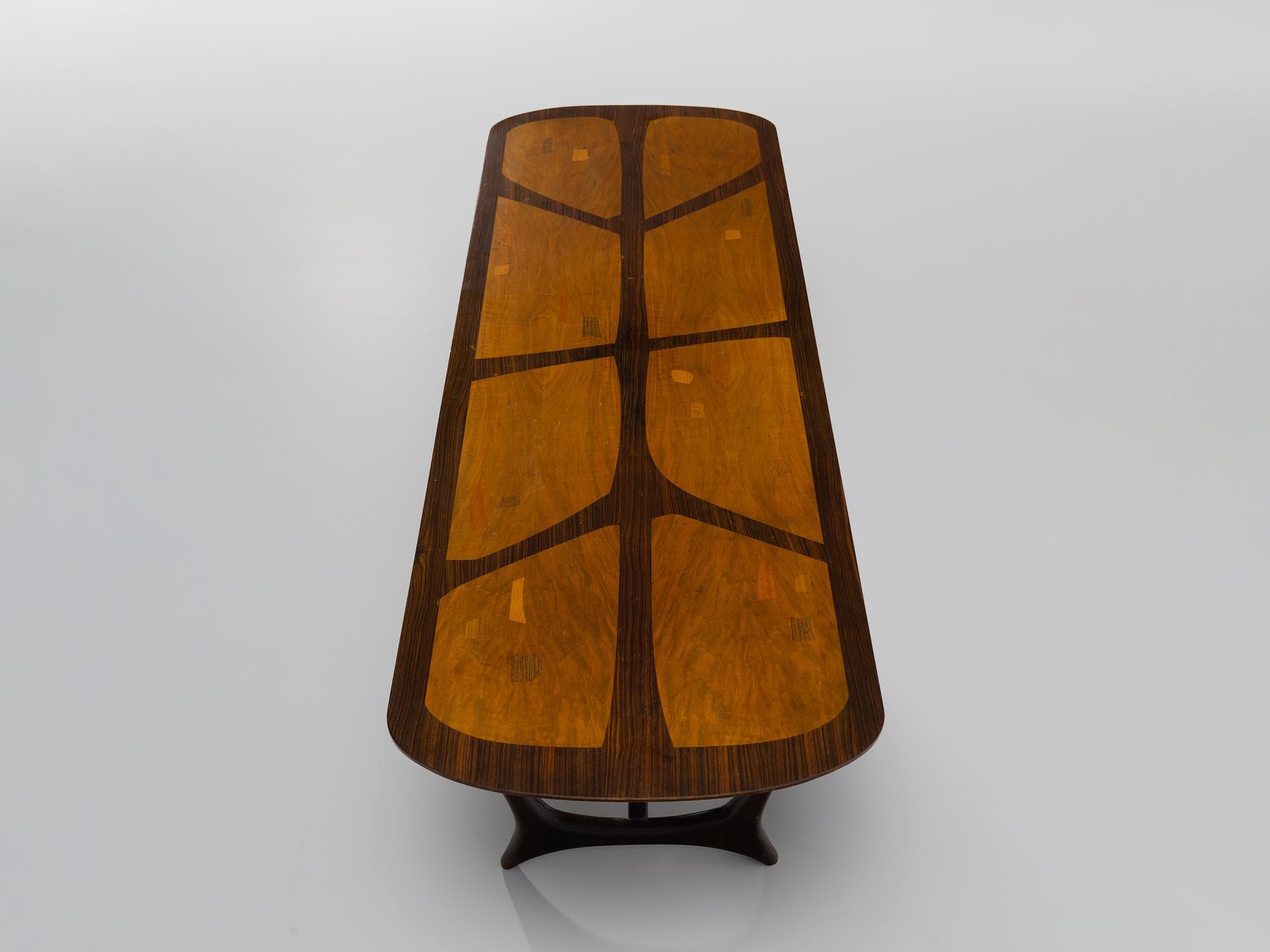 Long Italian Marquetry Coffee Table in Walnut and Rosewood In Good Condition In Waalwijk, NL