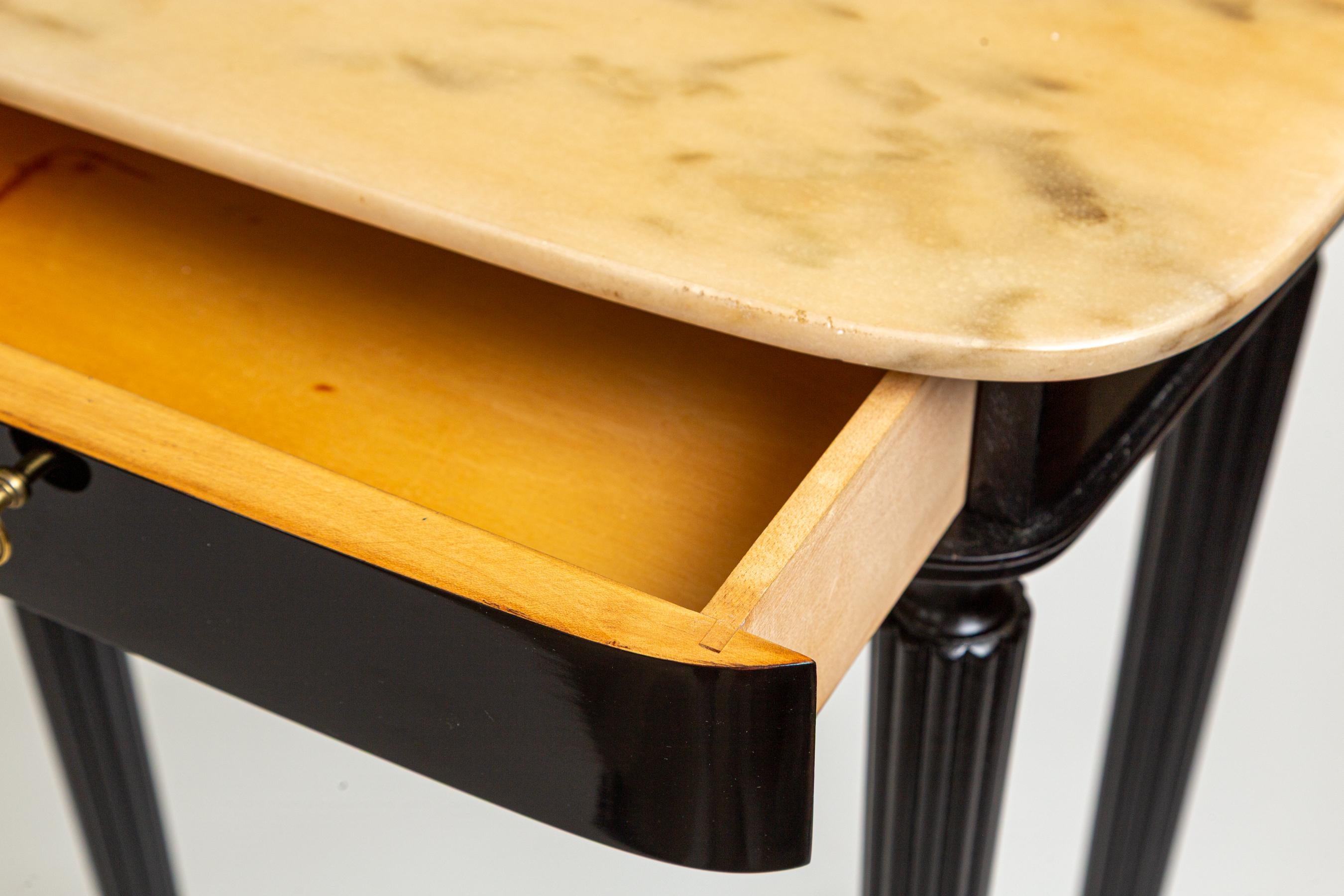 Long Italian Neoclassical Style Lacquered Console For Sale 1