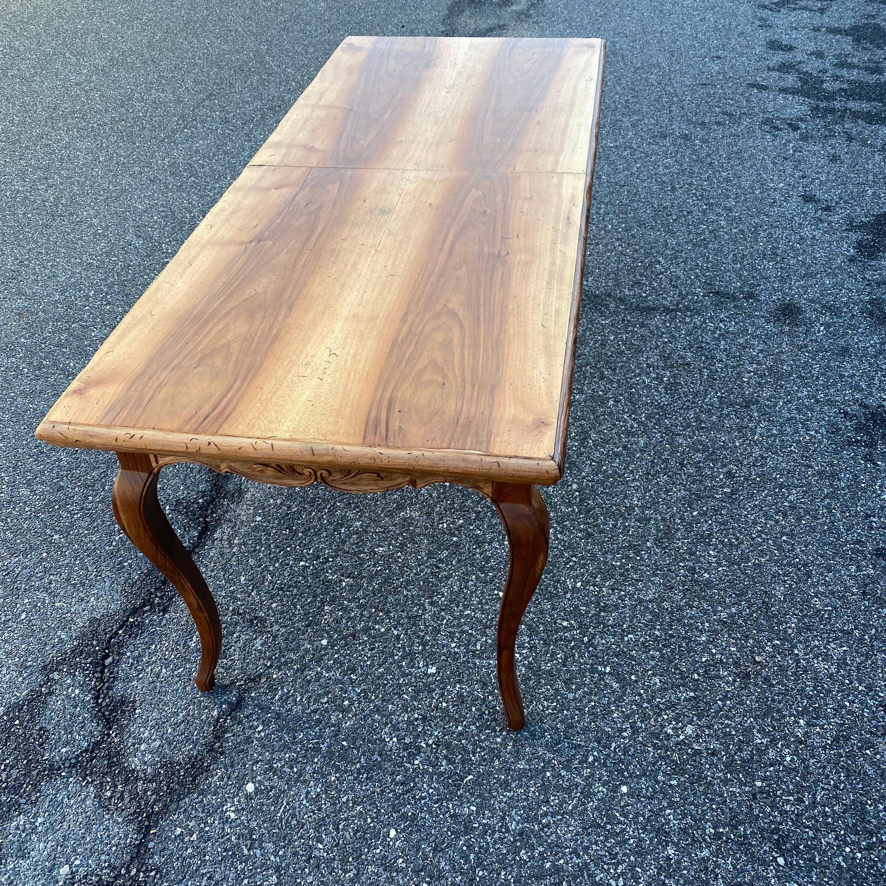 Long Italian Vintage Farmhouse Dining Table With Two Leaves In Good Condition In Haddonfield, NJ
