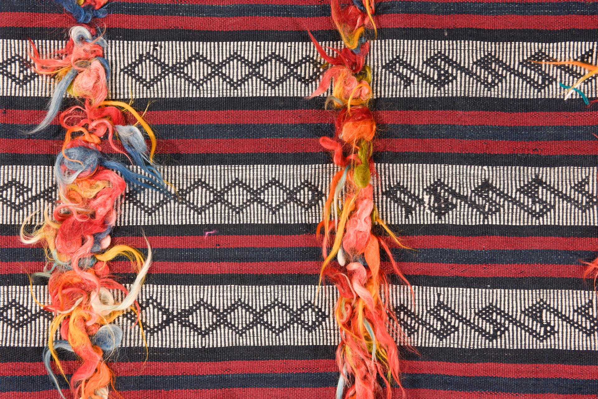 Langer Kudestan-Streifen (Wolle) im Angebot