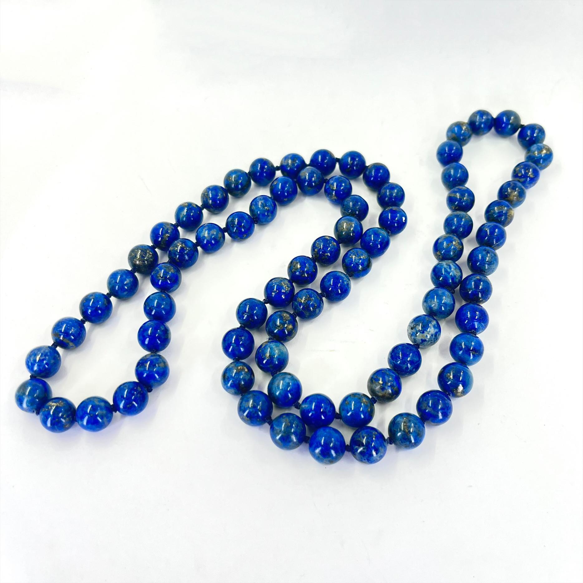 Lange Lapislazuli-Perlenkette mit Perlen für Damen oder Herren im Angebot
