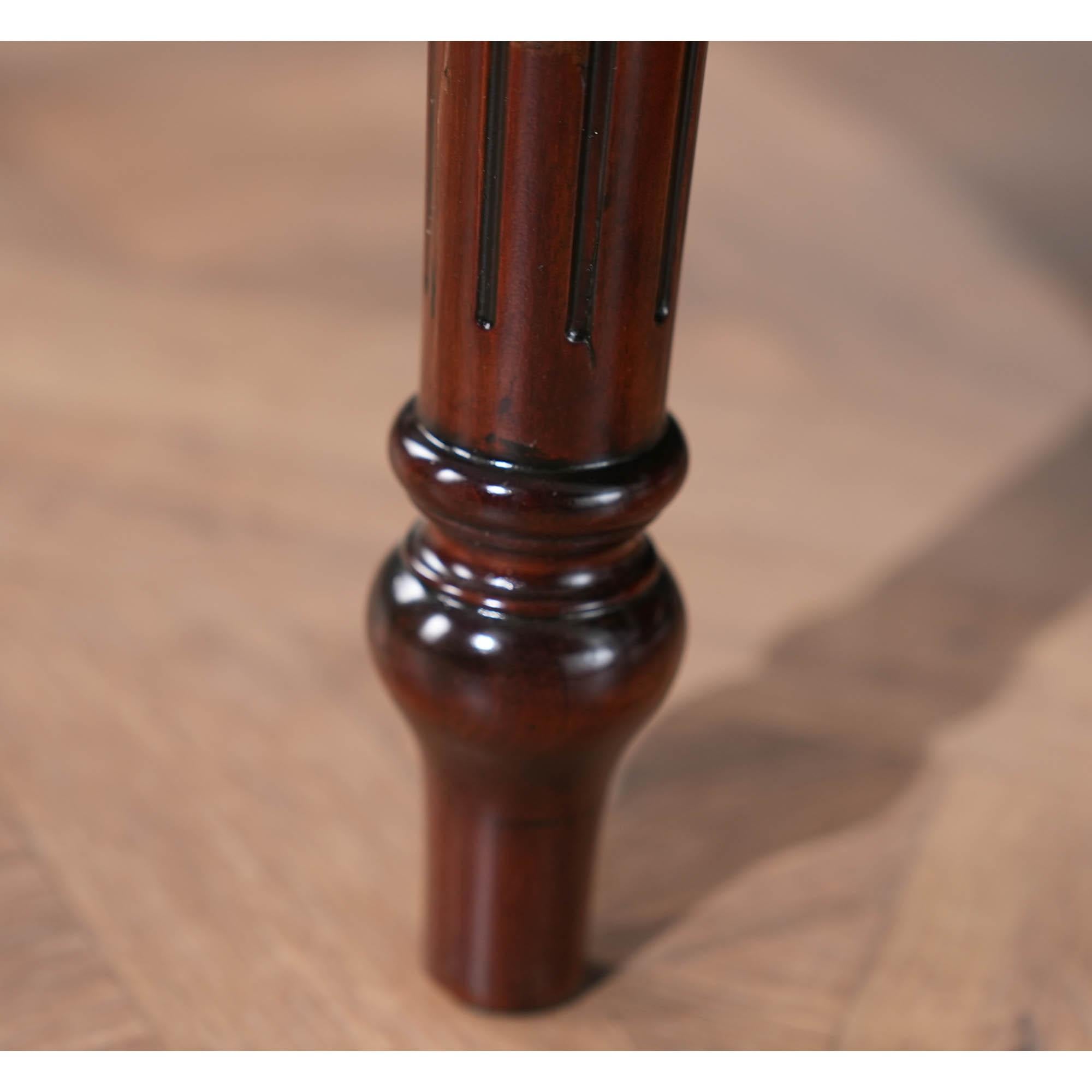 Consola larga de caoba Caoba en venta