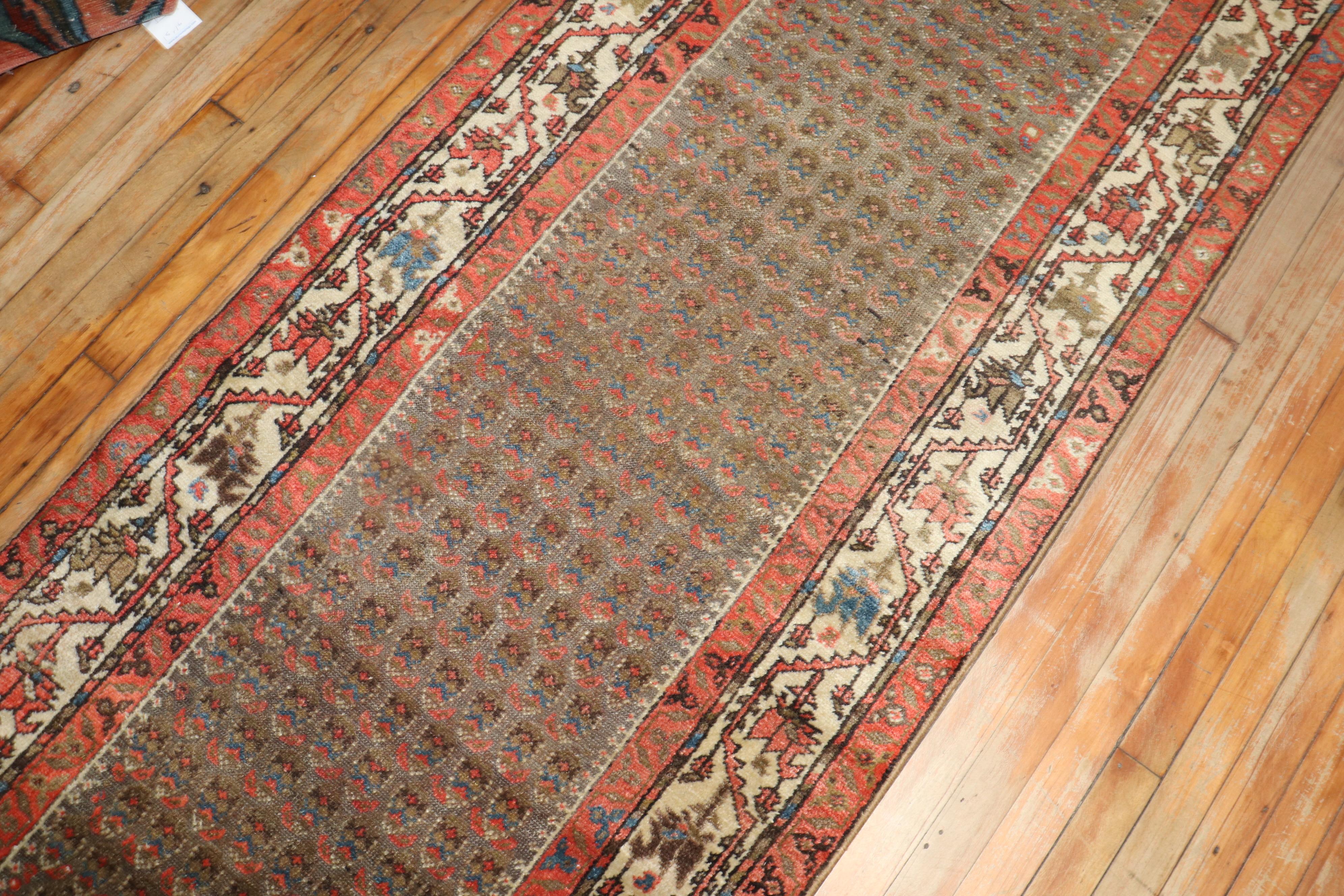 Long tapis de couloir persan ancien Malayer en vente 2