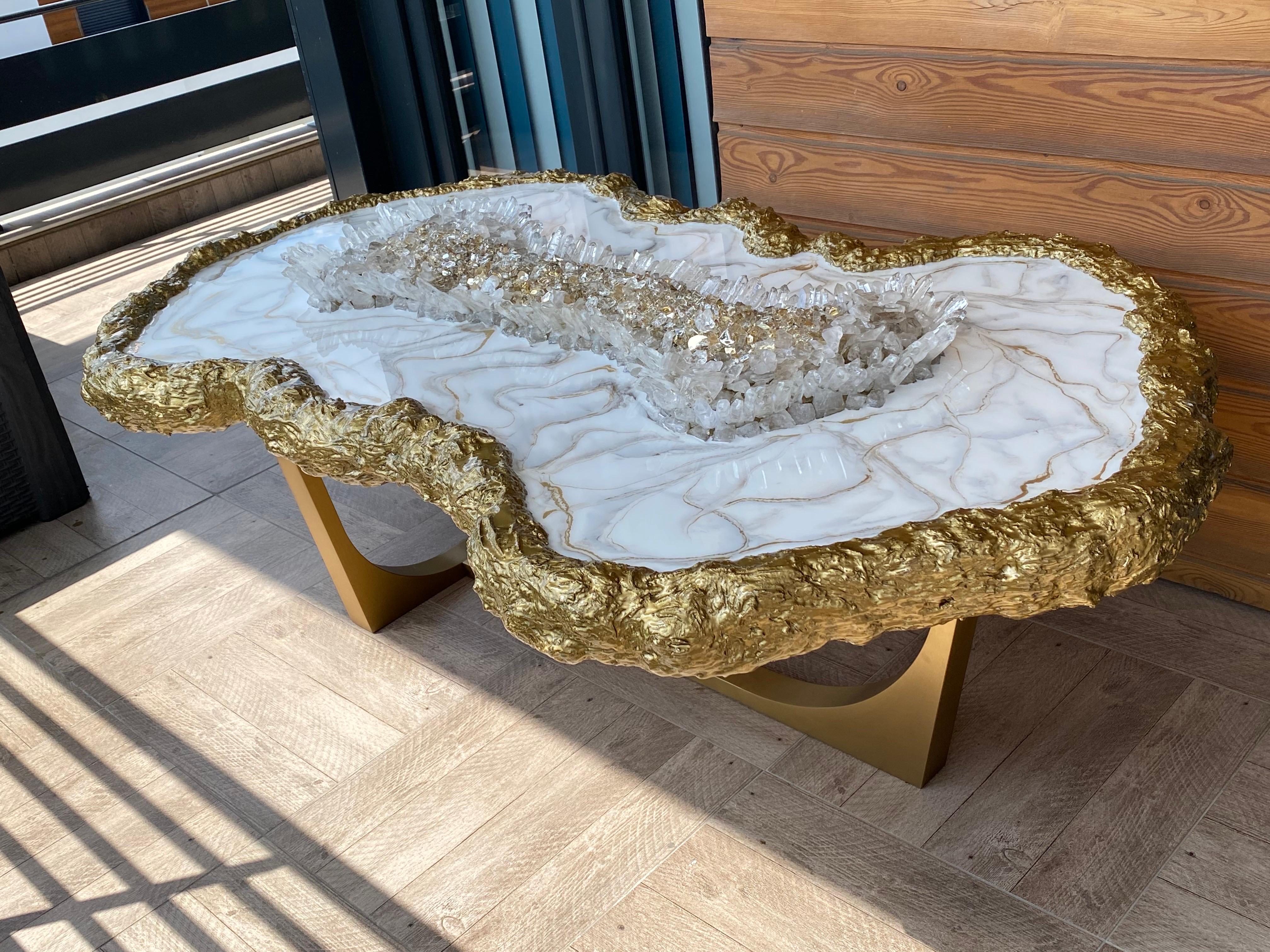 Langer Couchtisch aus Marmor und Quarzharz (Art déco) im Angebot