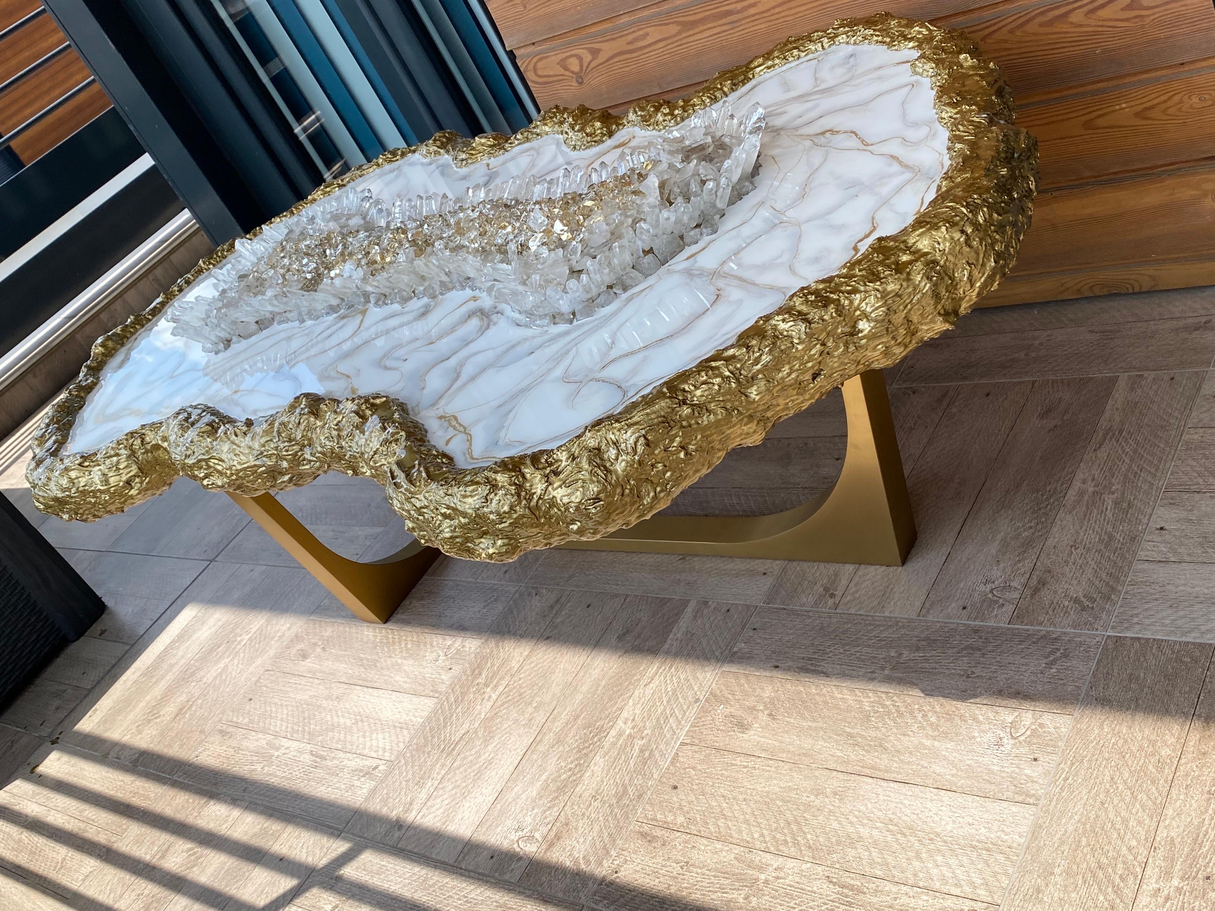 Langer Couchtisch aus Marmor und Quarzharz im Angebot 1