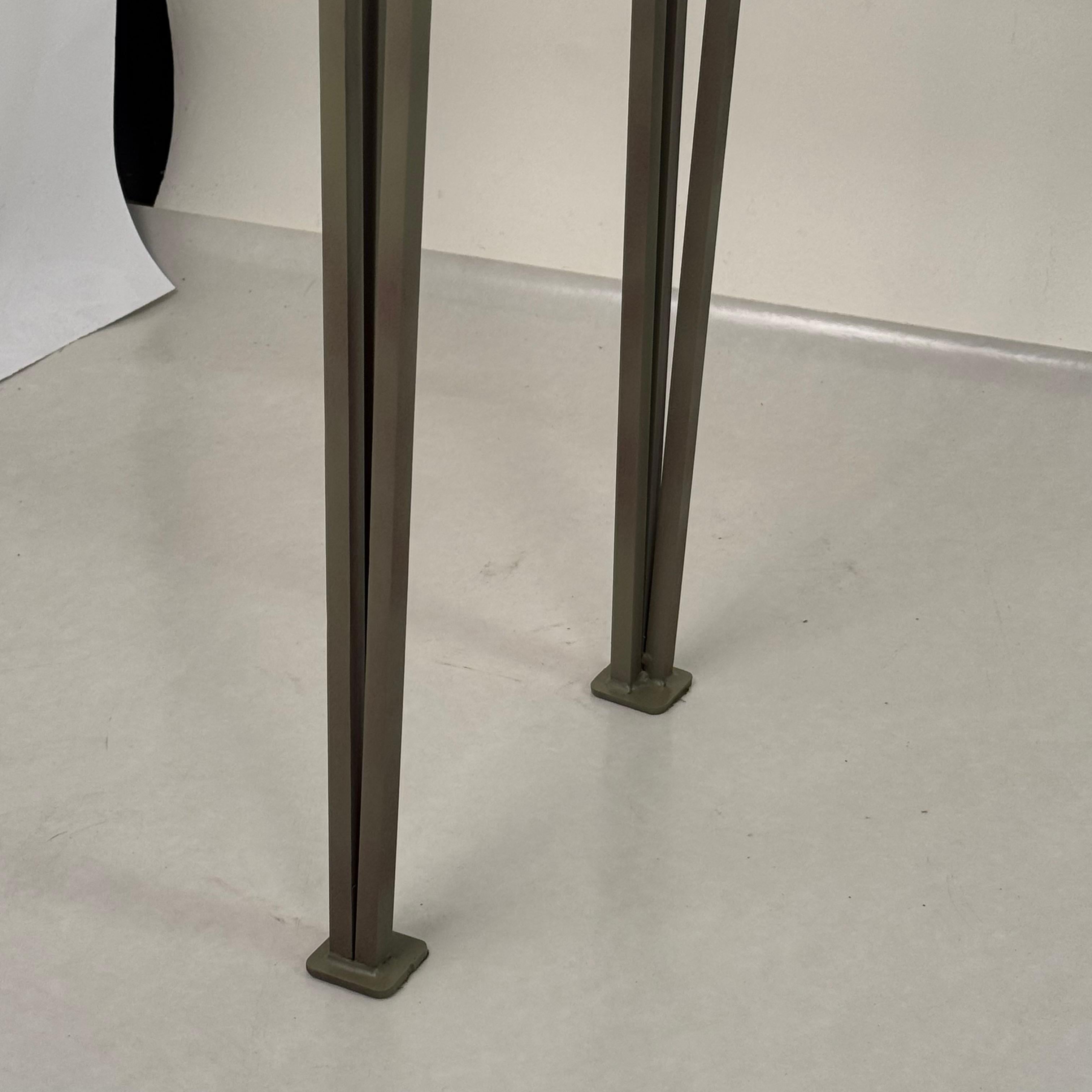 Longue console 'Méandre' en verre et vert-de-gris par Design Frères Neuf - En vente à Los Angeles, CA