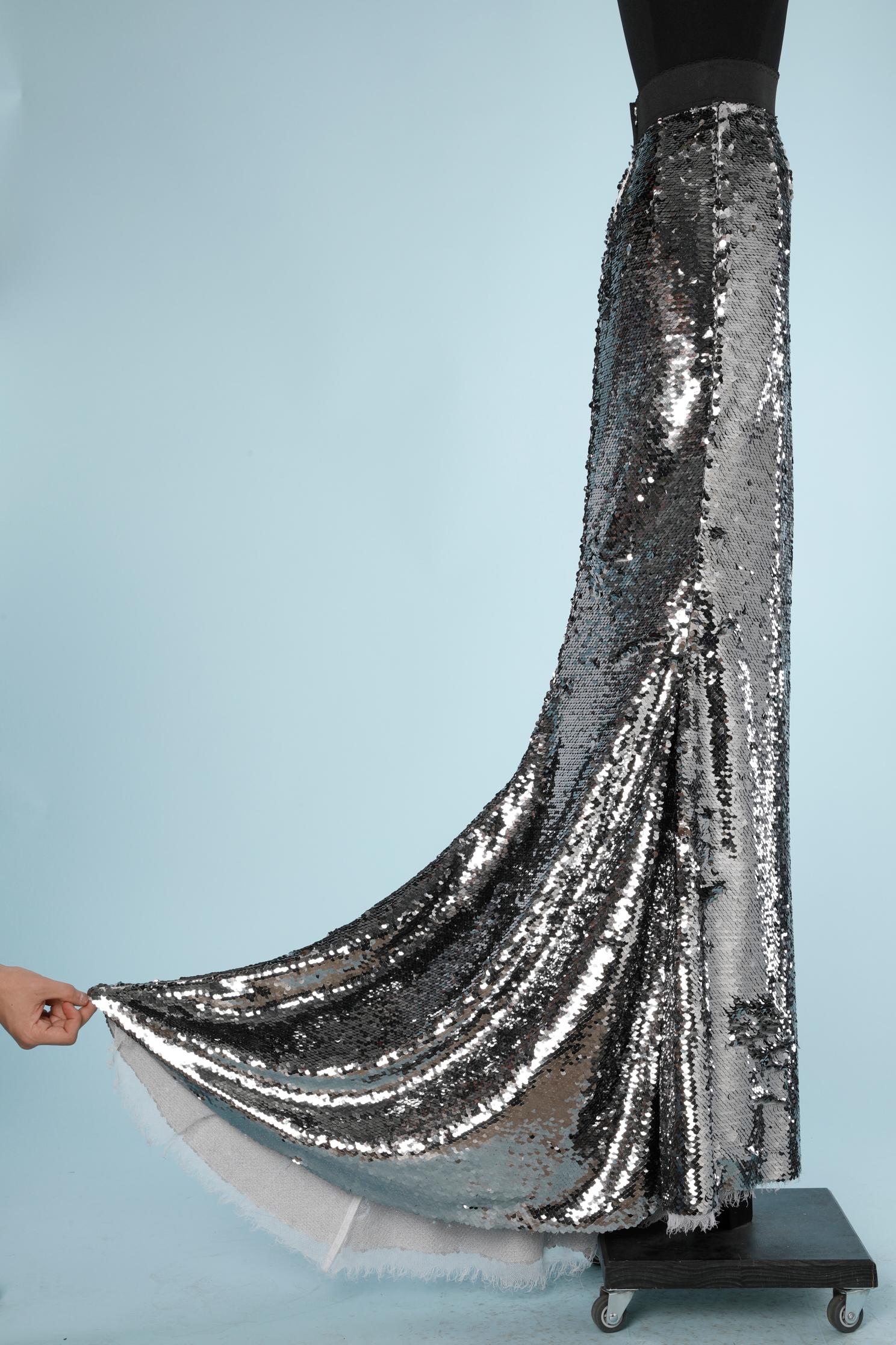 Long mermaid silver sequin train skirt Dolce & Gabbana  In Excellent Condition In Saint-Ouen-Sur-Seine, FR