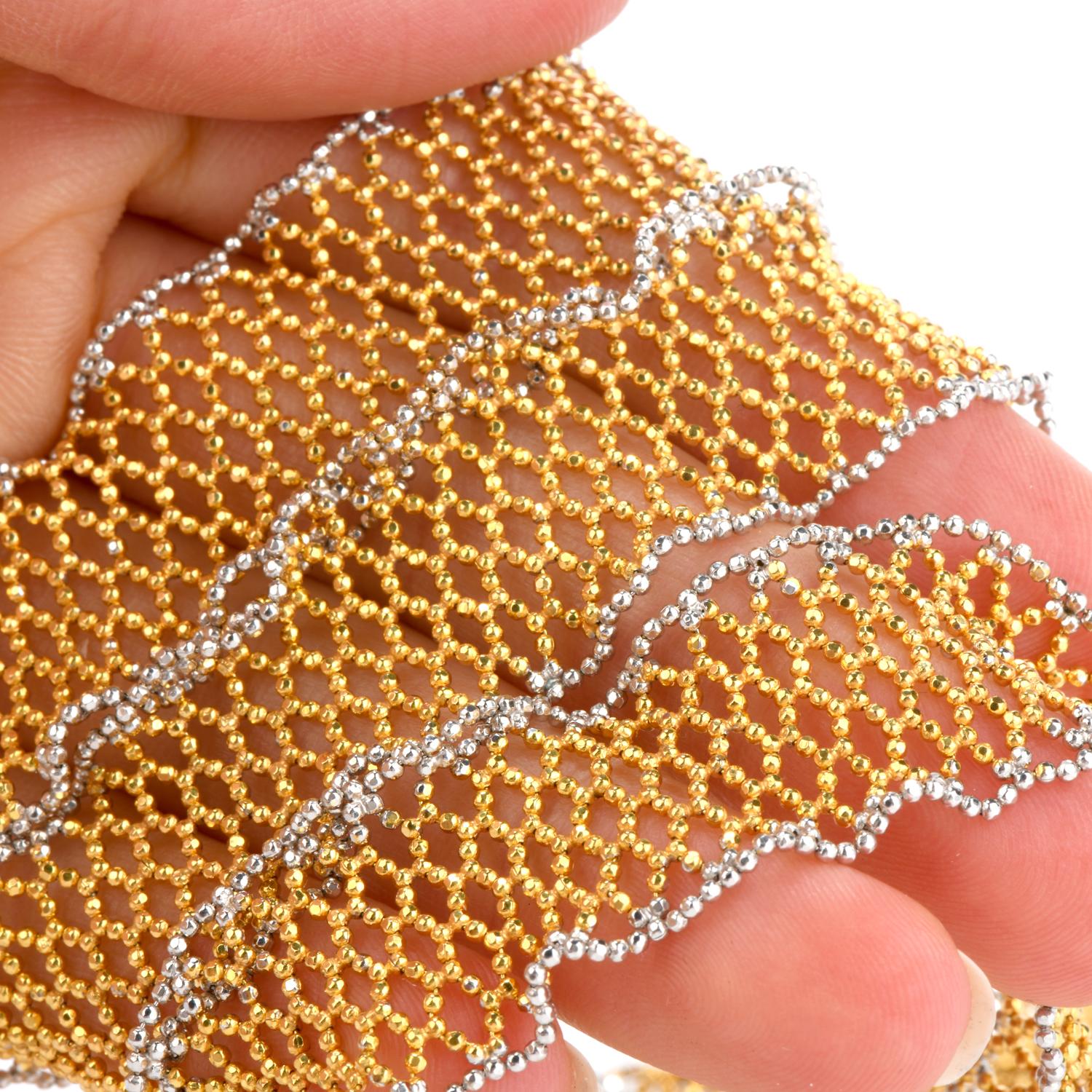 Collier italien 18 carats en forme de foulard en or à longues mailles Pour femmes en vente