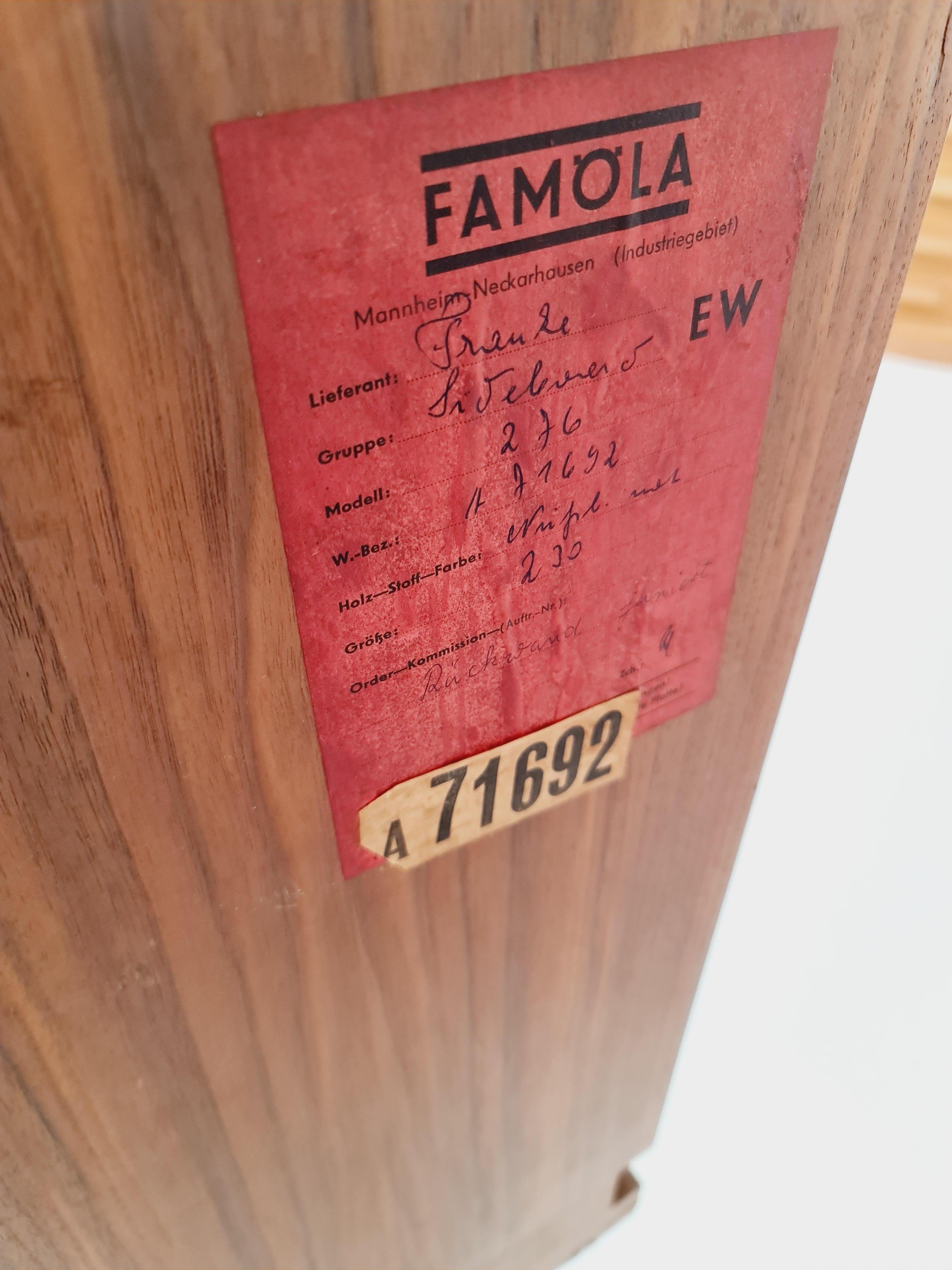 nogal alemán largo Mid Century Modern  Aparador by Famöla Möbel , Años 50 en venta 3