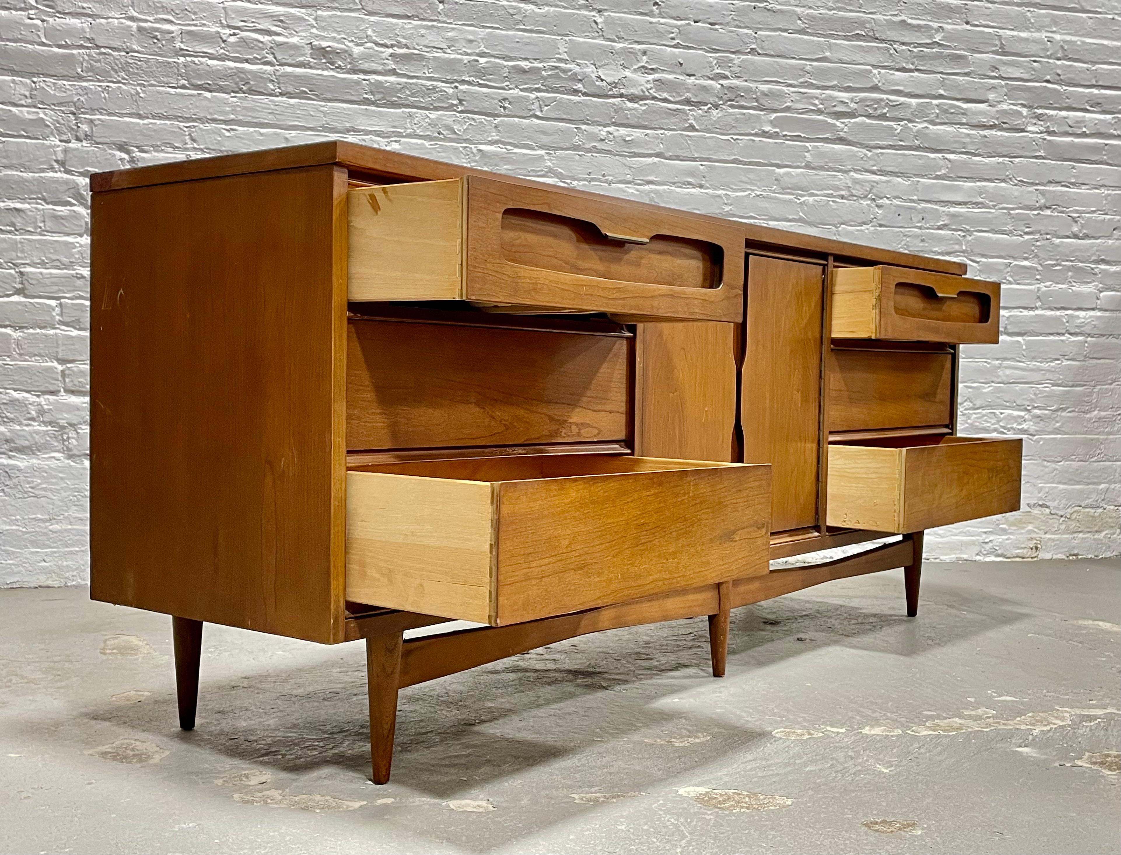 Long Mid-Century Modern Walnut Dresser by Bassett Furniture Co., C. 1960s In Good Condition In Weehawken, NJ
