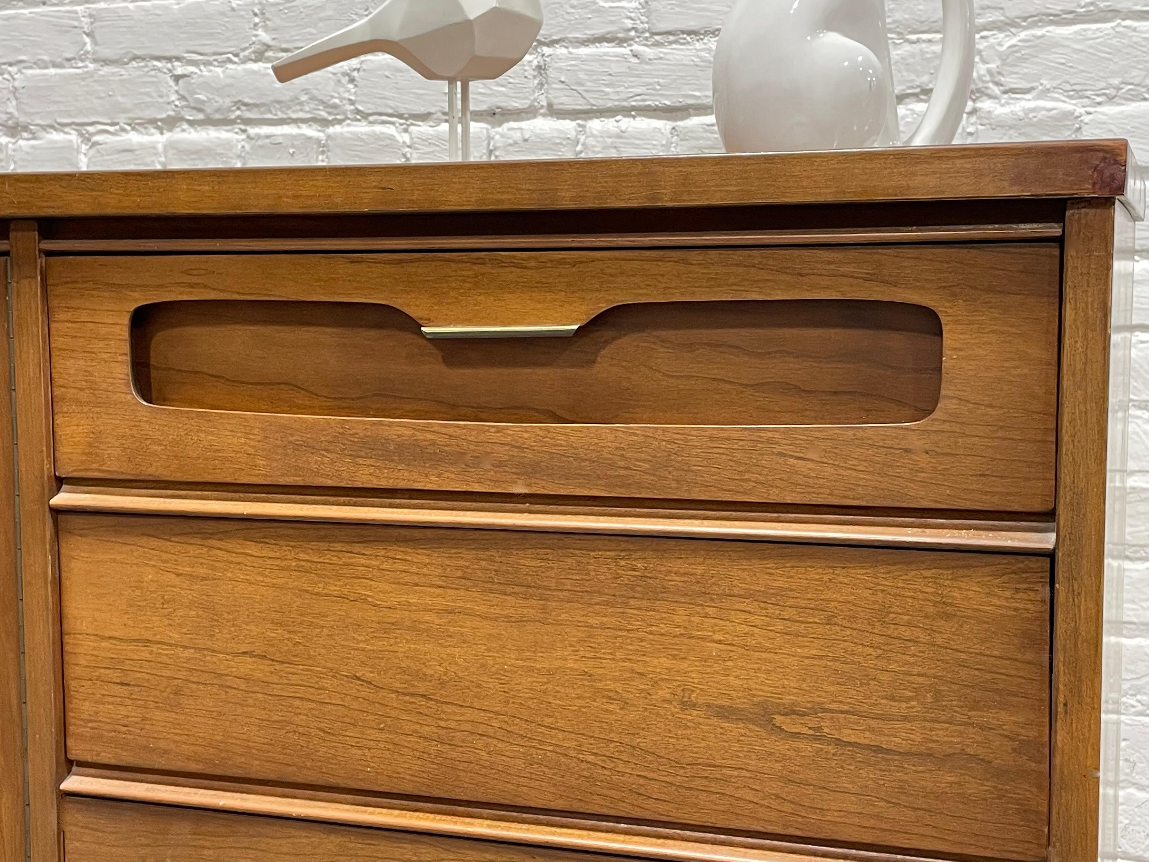 Wood Long Mid-Century Modern Walnut Dresser by Bassett Furniture Co., C. 1960s