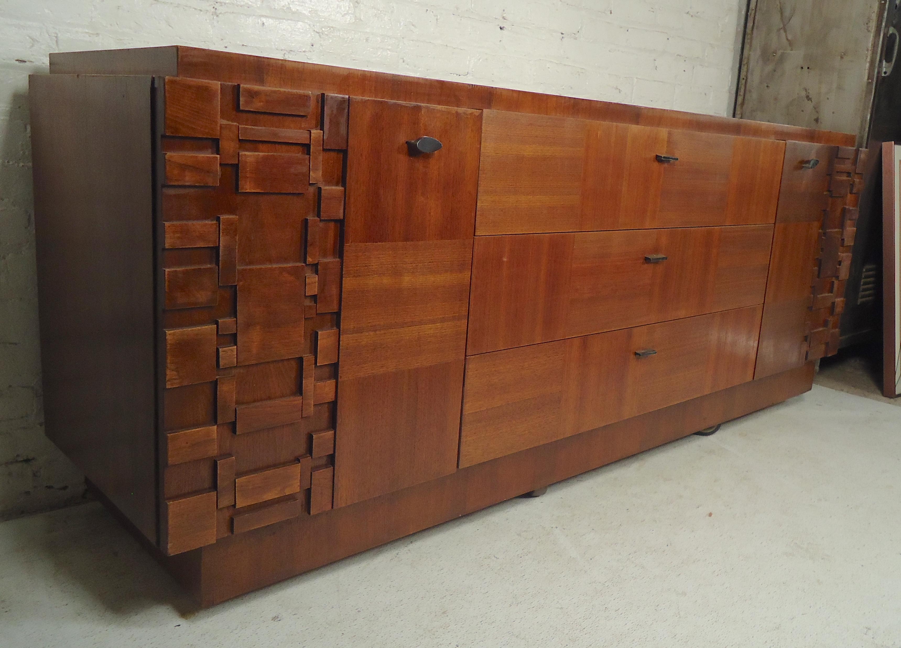 Mid-Century Modern Buffet Long Midcentury Sideboard Dresser en vente
