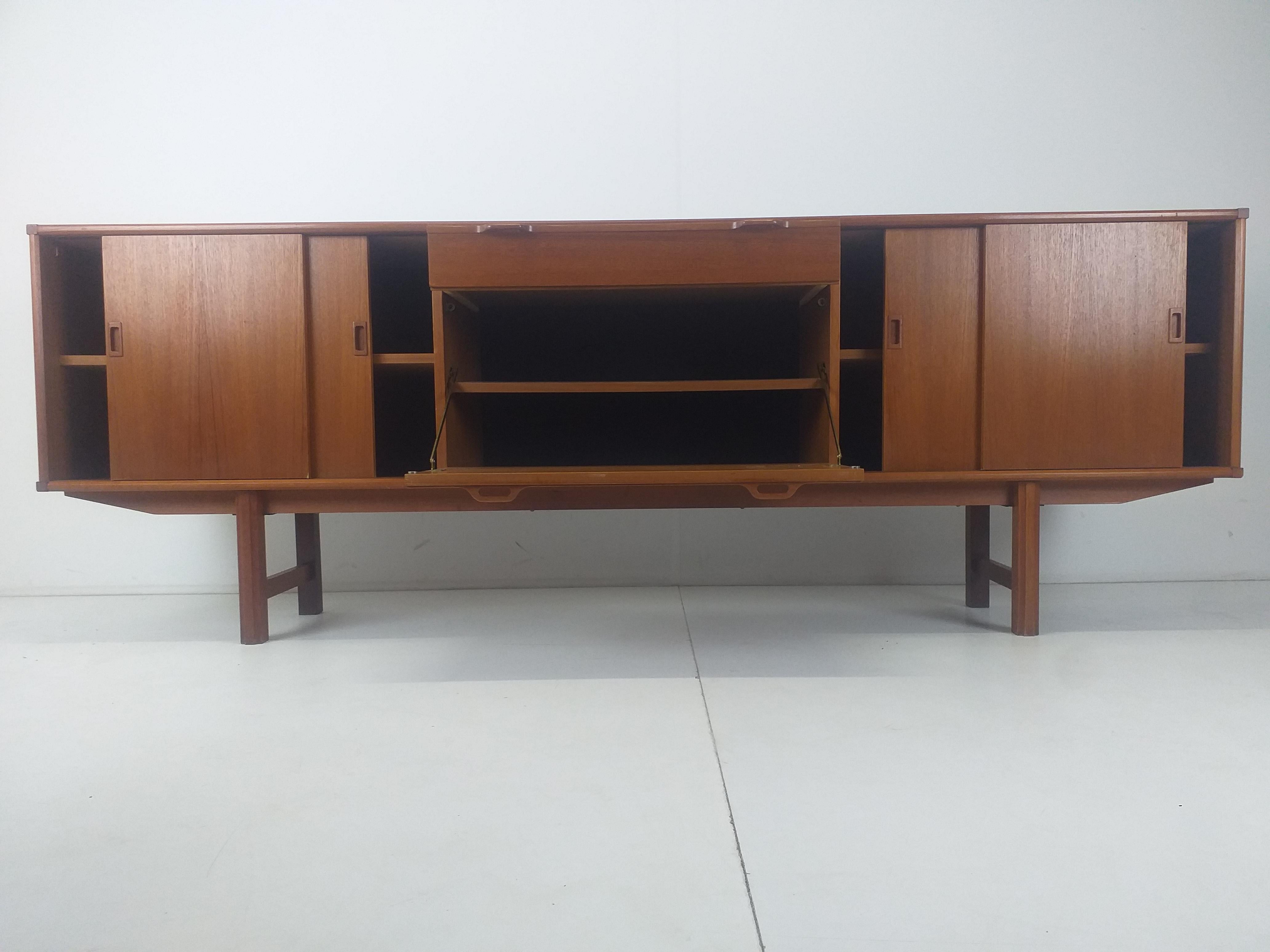 Long Midcentury Sideboard Fristho, 1960s For Sale 3
