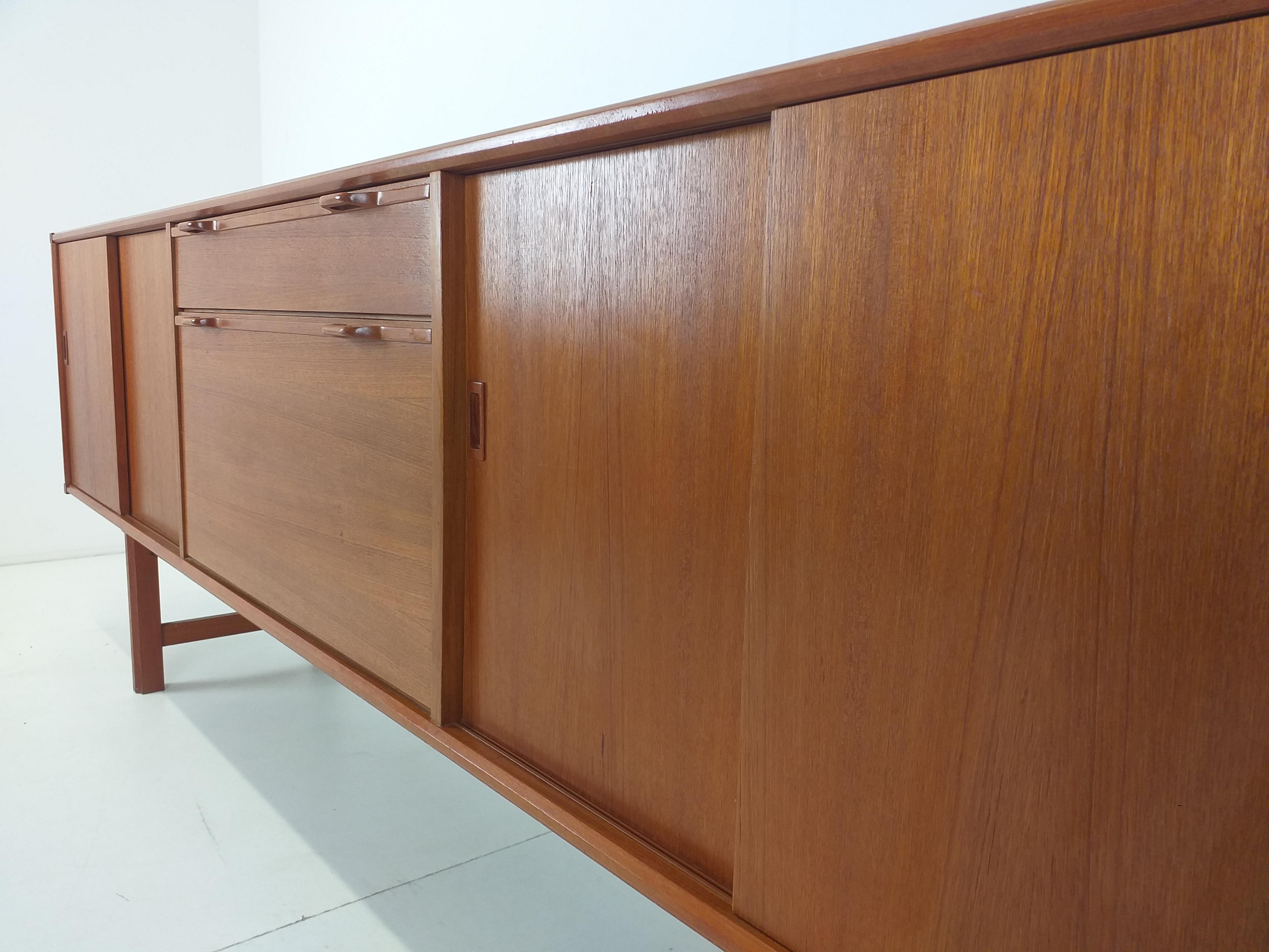 Long Midcentury Sideboard Fristho, 1960s In Good Condition For Sale In Praha, CZ