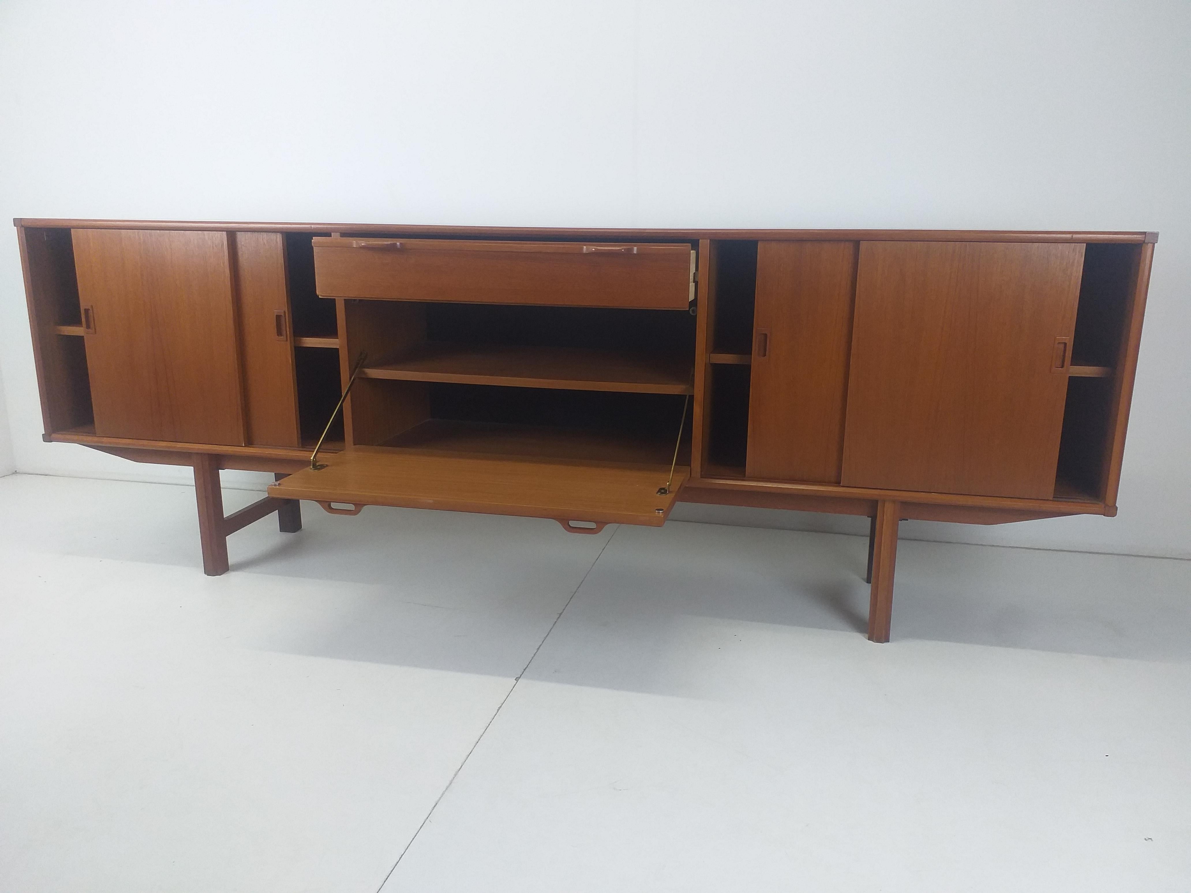 Long Midcentury Sideboard Fristho, 1960s For Sale 1