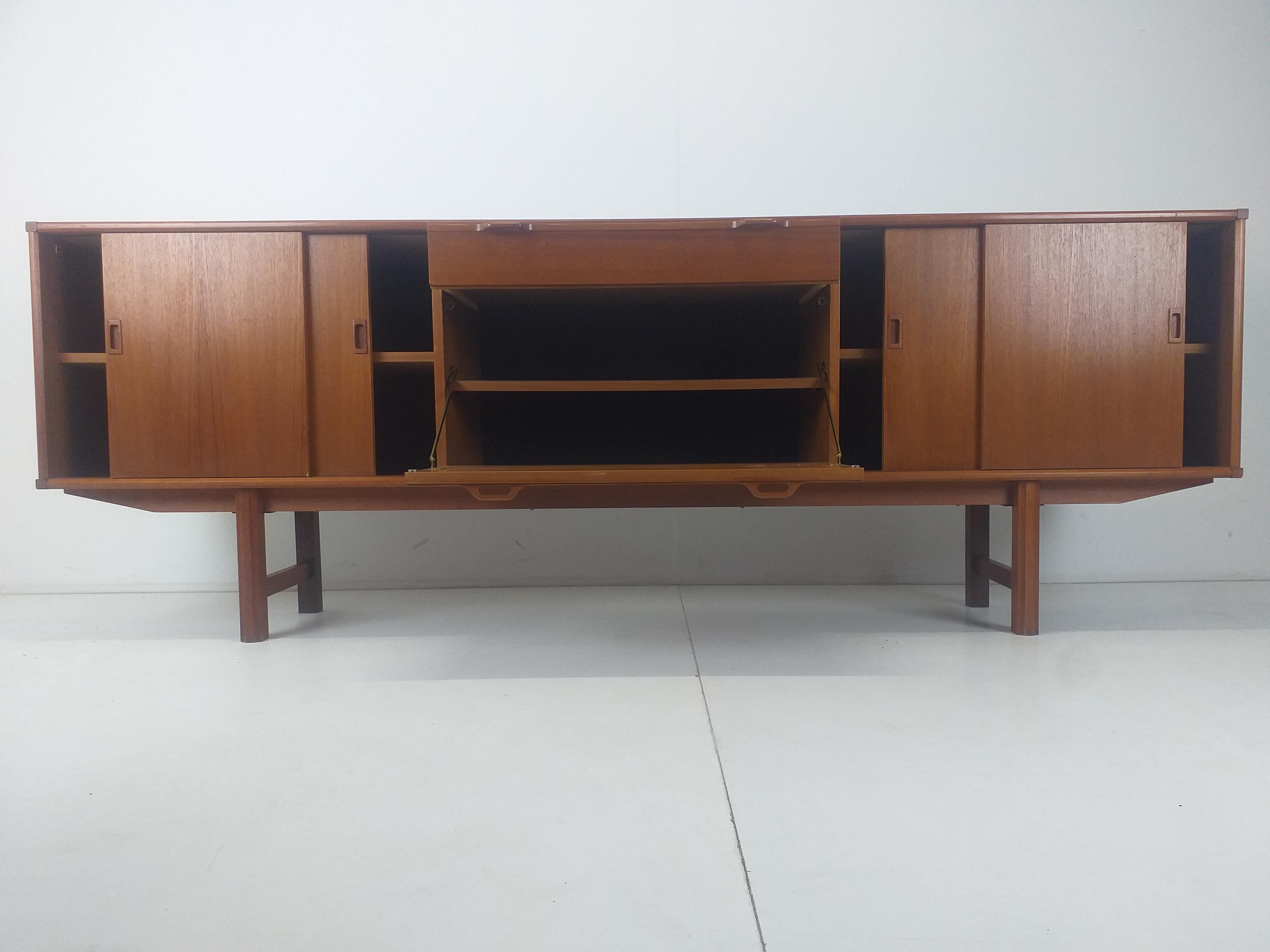 Long Midcentury Sideboard Fristho, 1960s For Sale 2