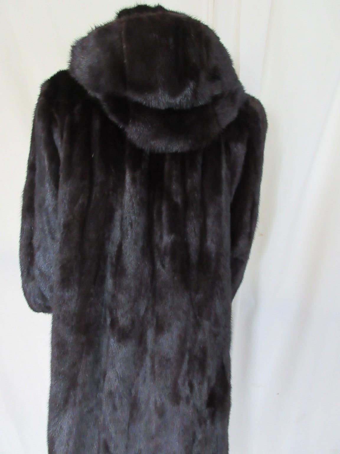 Long Mink Fur Coat with Hood Bon état - En vente à Amsterdam, NL