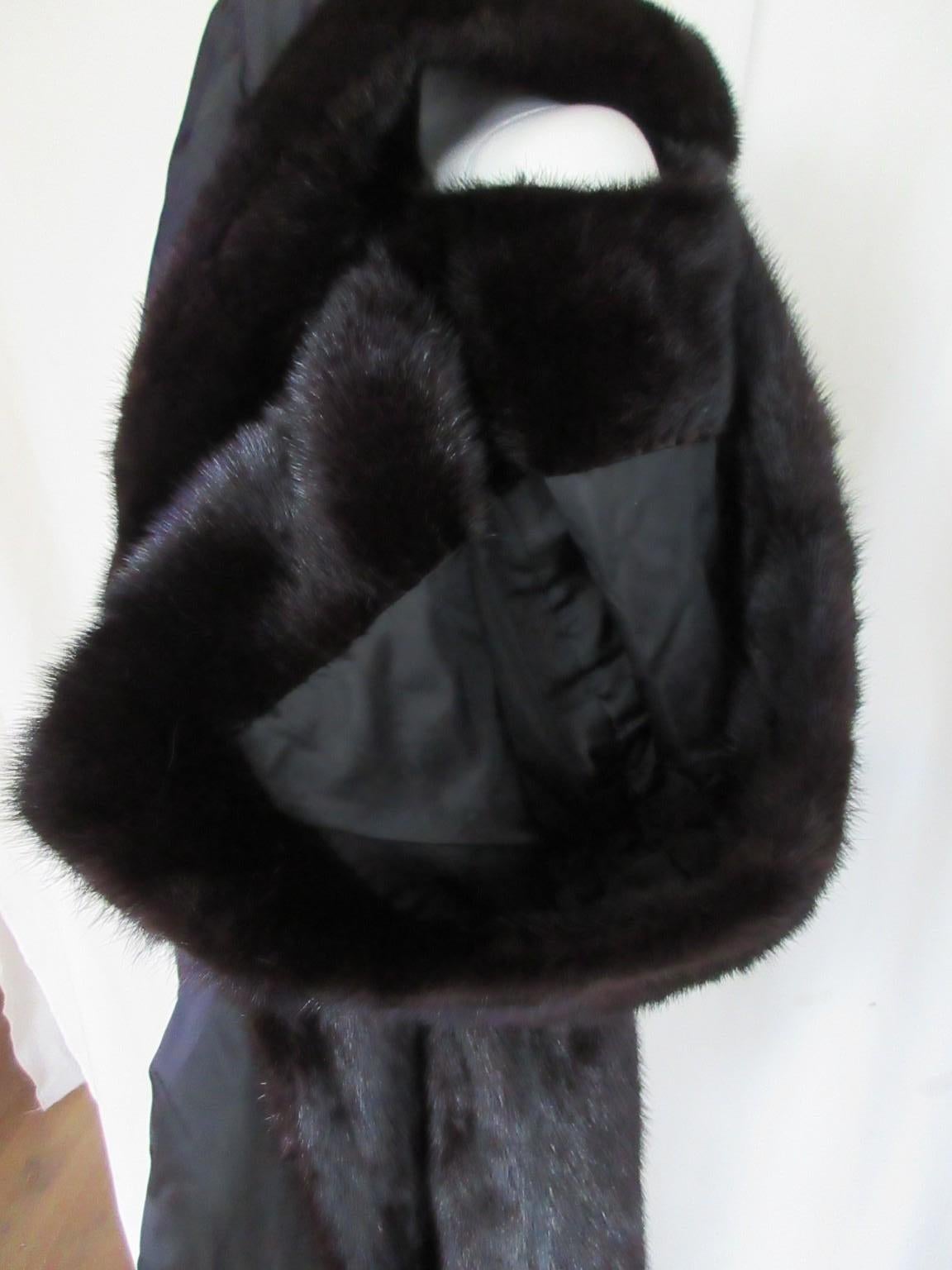 Long Mink Fur Coat with Hood en vente 1