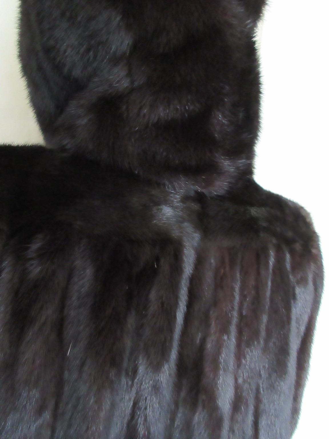 Long Mink Fur Coat with Hood en vente 4